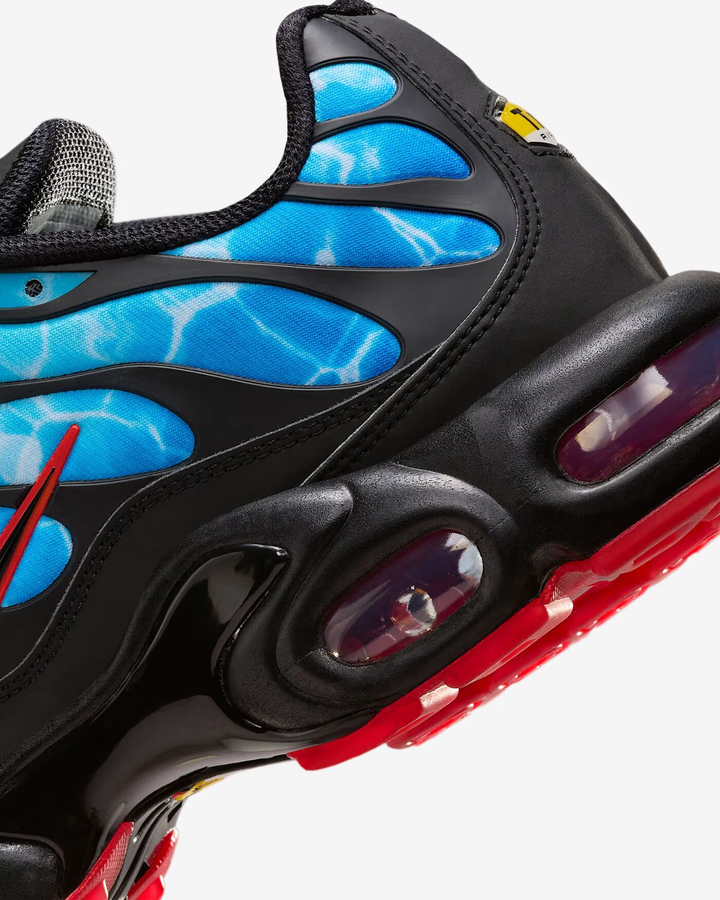 Кросівки Nike AIR MAX PLUS HQ3824-001