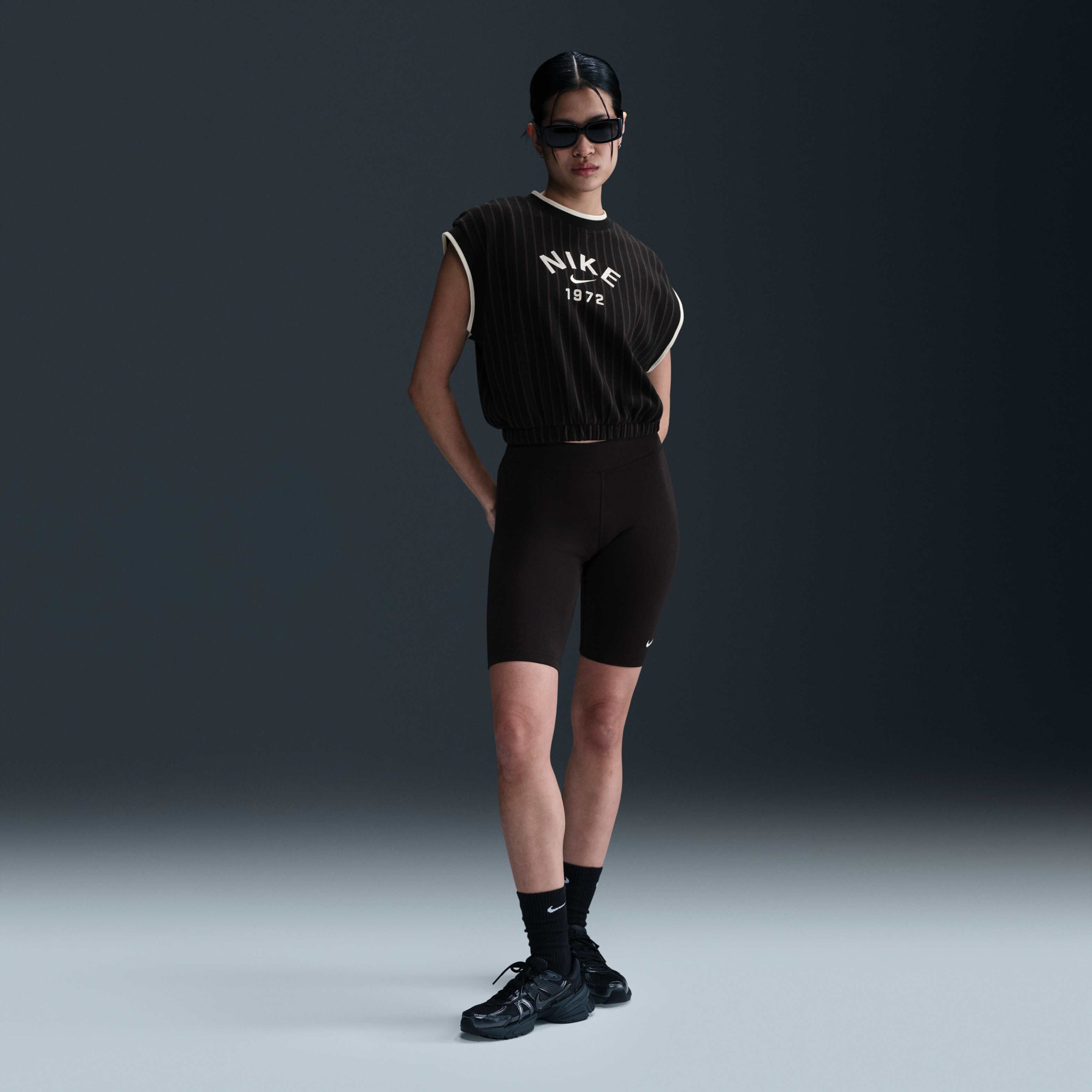 Футболка жіноча Nike Cllctn Black HV2092-010