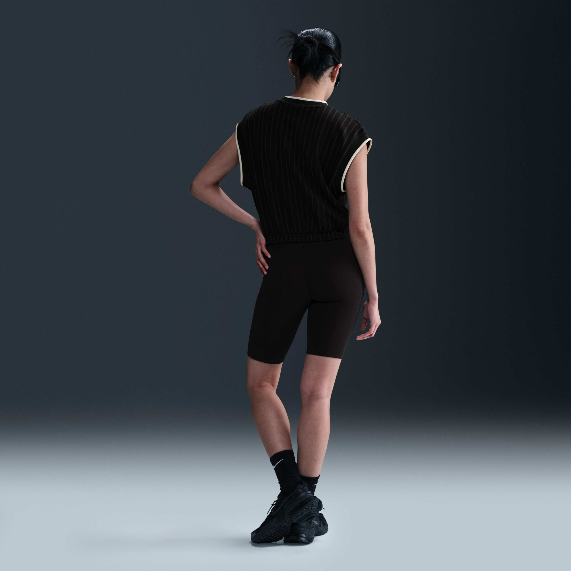 Футболка жіноча Nike Cllctn Black HV2092-010