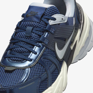 Кросівки Nike V2K Run HJ4497-400