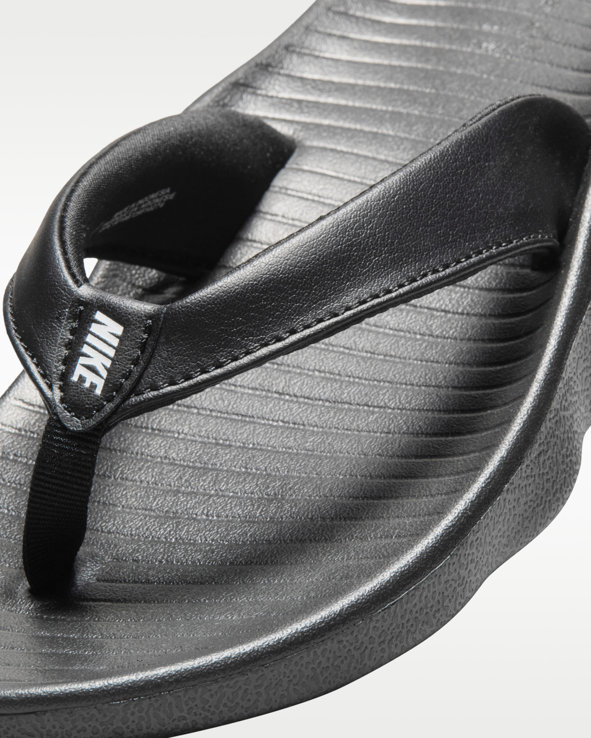 Шльопанці Nike W MARINA IH2381-001