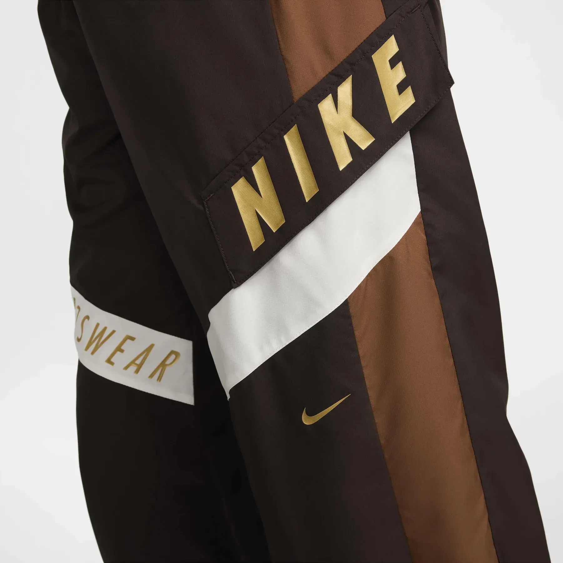 Штани NIKE NSWVN OS PANT HR SW HF5957-220
