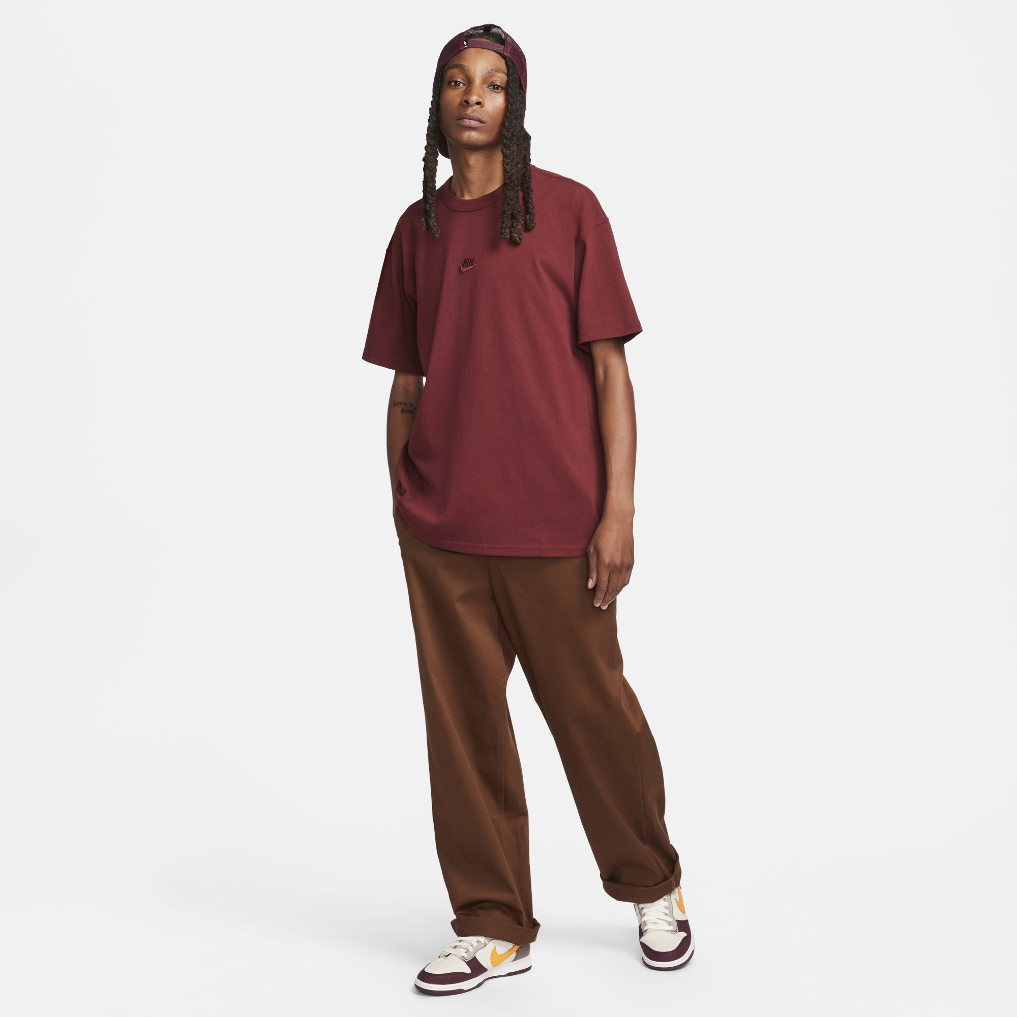 Футболка чоловіча Nike Sportswear Premium Essentials T-Shirt Bordo DO7392-619