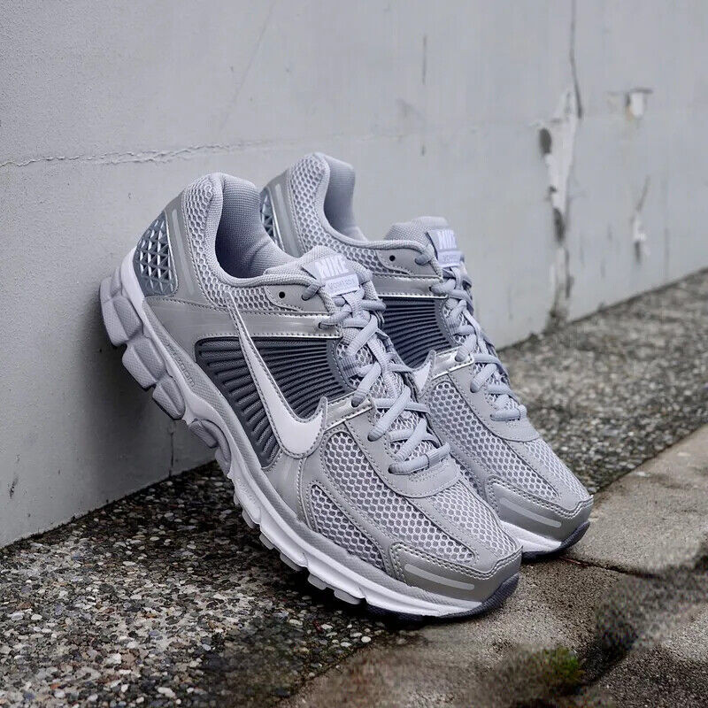 Кросівки NIKE ZOOM VOMERO 5 FJ4151-003