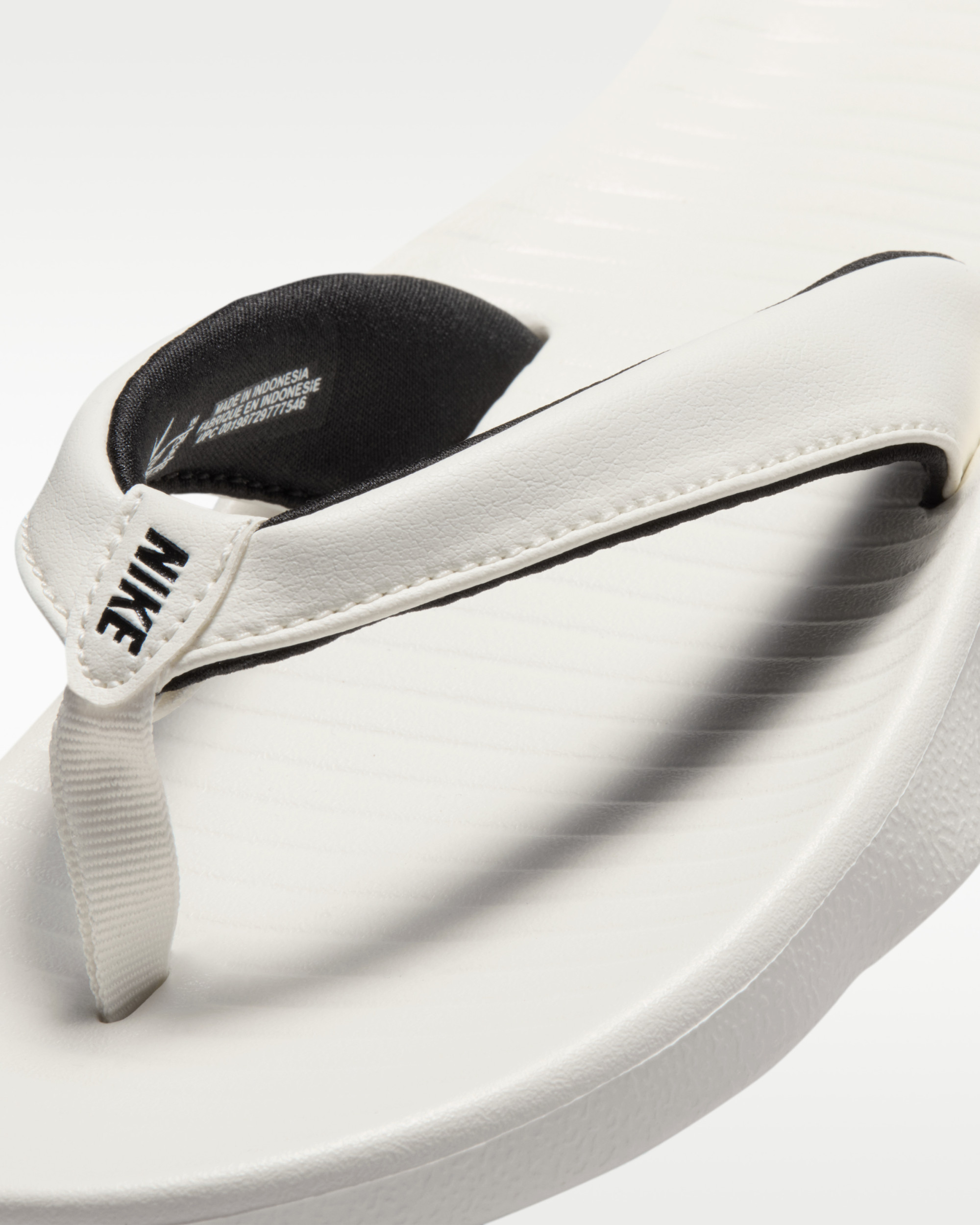 Шльопанці Nike W MARINA IH2381-100