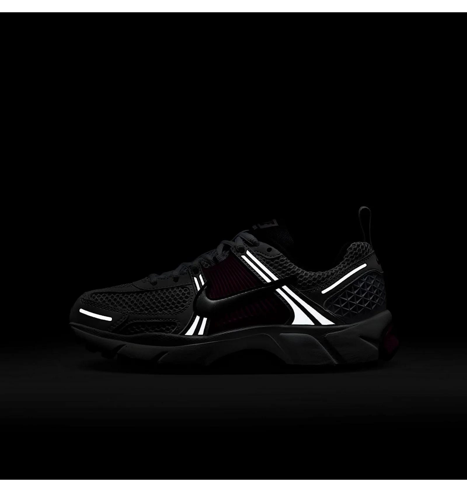 Кросівки жіночі Nike Zoom Vomero 5 Gs (HF6998-102) HF6998-102