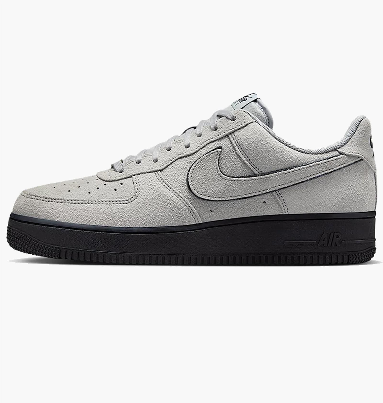 Кросівки Nike Air Force 1 07 LV8 HQ1966-001