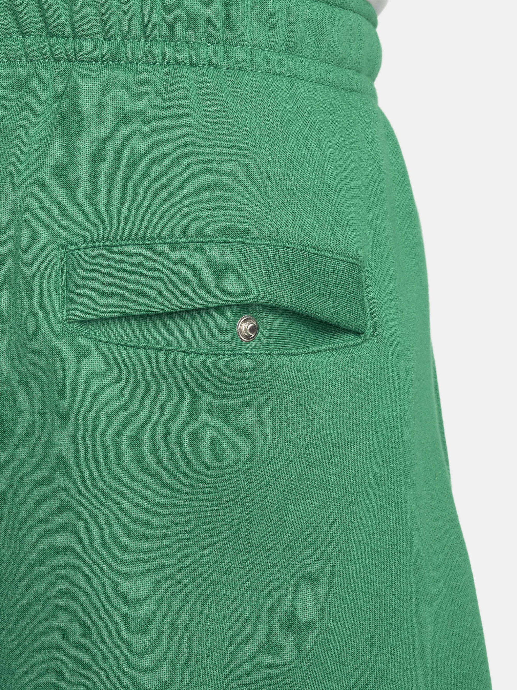 Шорти чоловічі Nike Sportswear Club Graphic Shorts Green BV2721-365