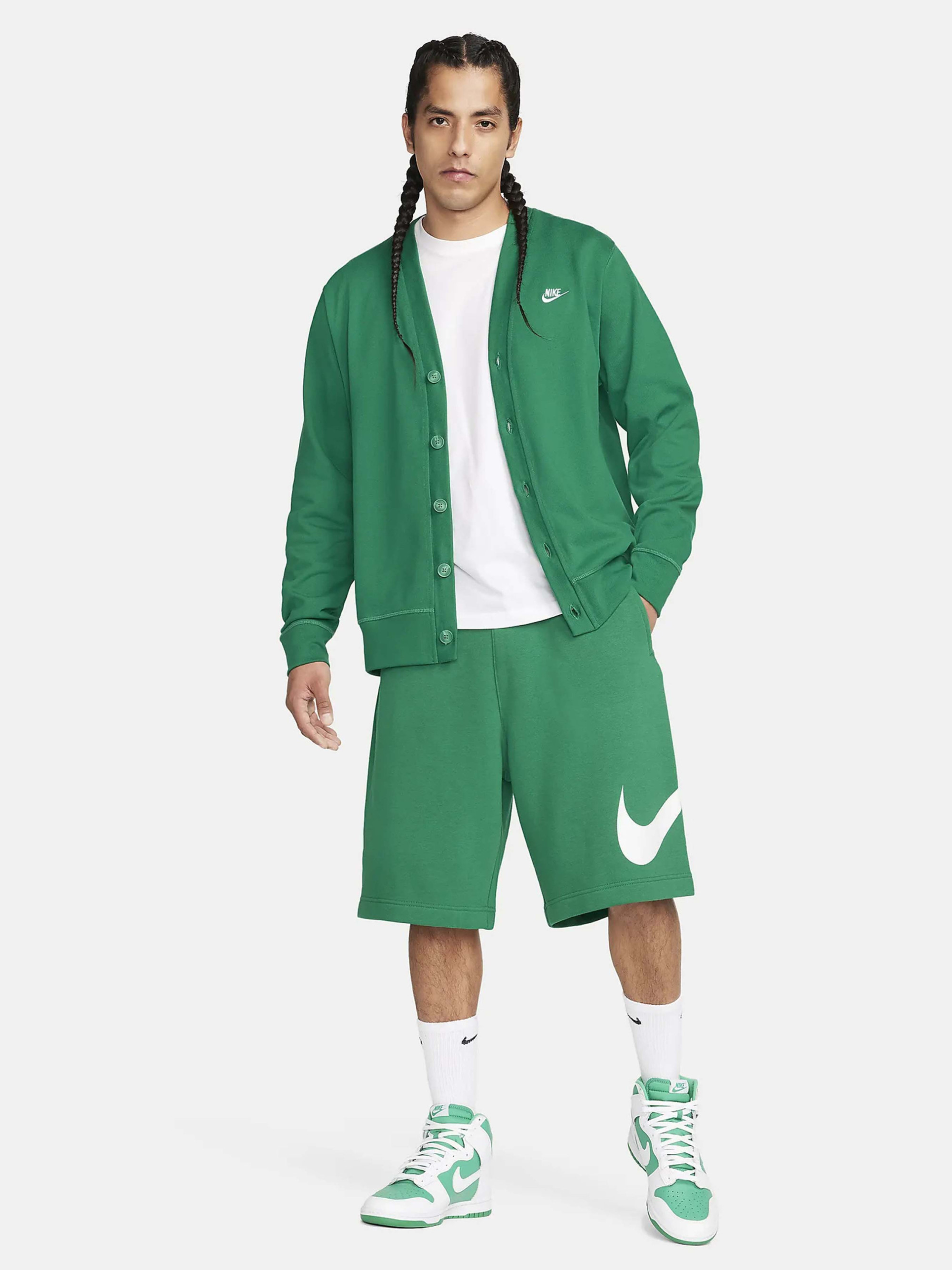 Шорти чоловічі Nike Sportswear Club Graphic Shorts Green BV2721-365