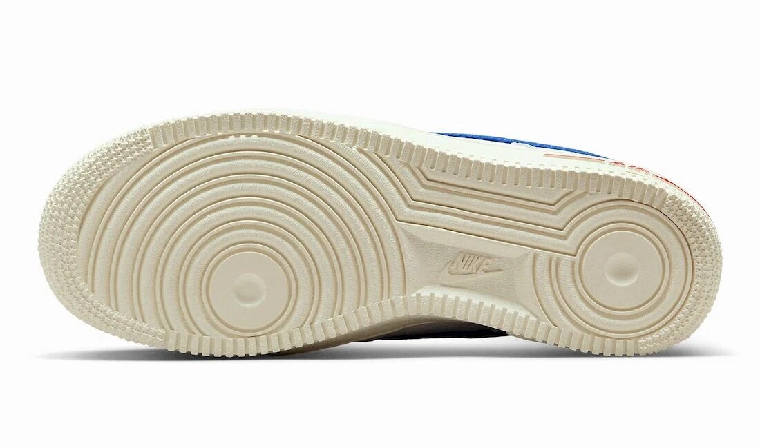 Кросівки Nike WMNS AIR FORCE 1 07 LX DR0148-100