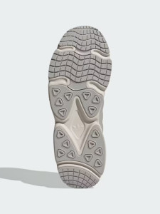 Кросівки чоловічі Adidas Ozmillen IF9599 44.5 IF9599