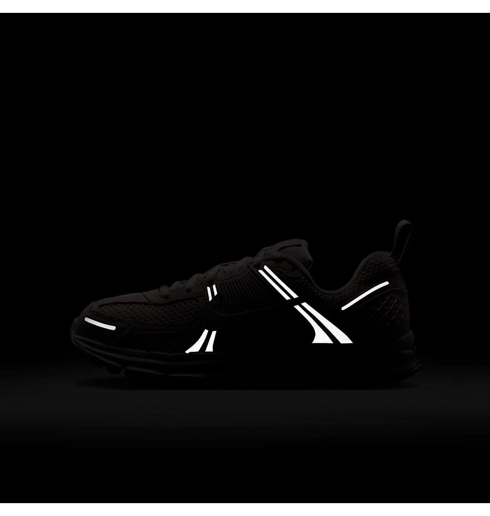 Кросівки жіночі Nike Zoom Vomero 5 Gs (HF6998-600) HF6998-600