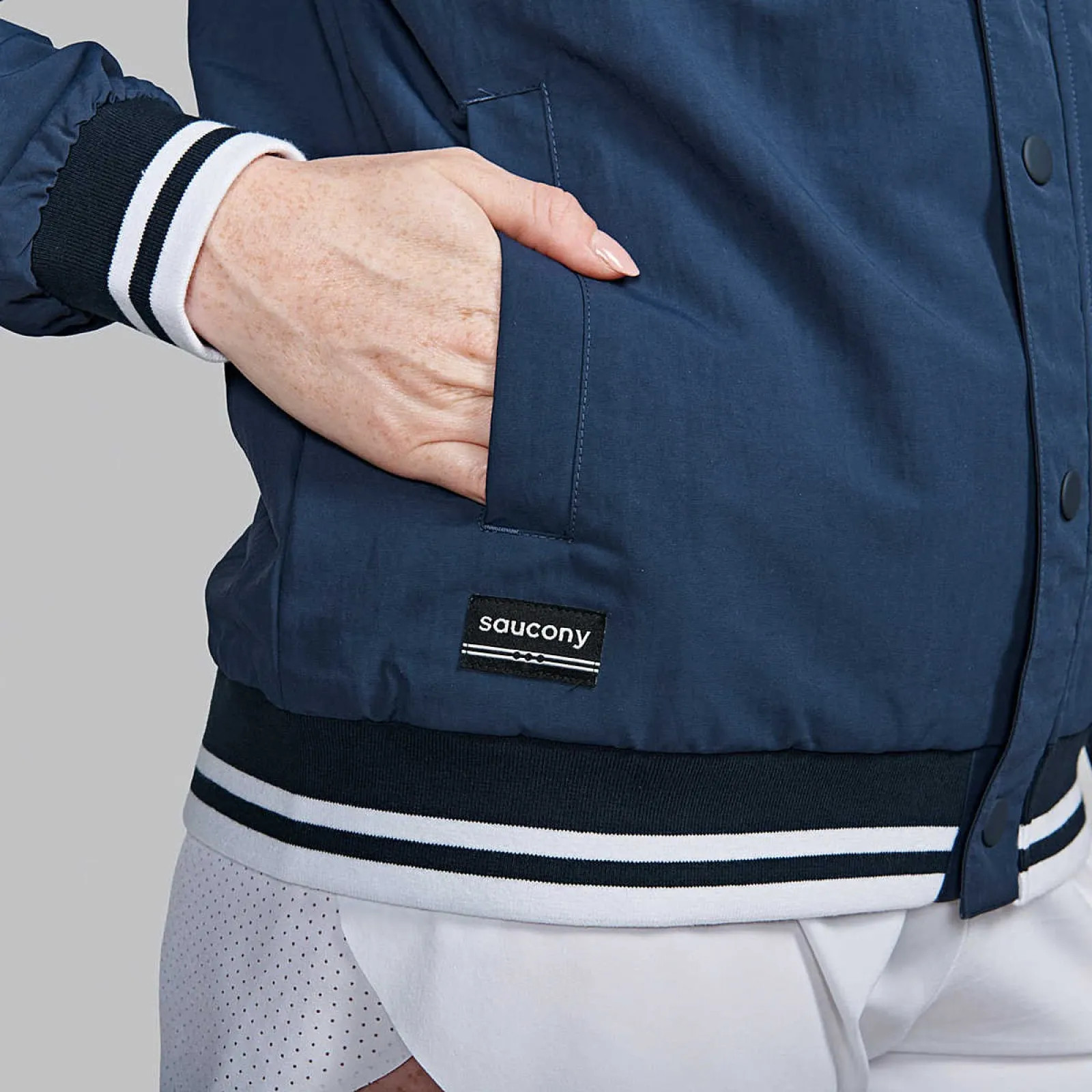 Куртка спорт. Saucony METRO COACHES JACKET SAU800075-NV