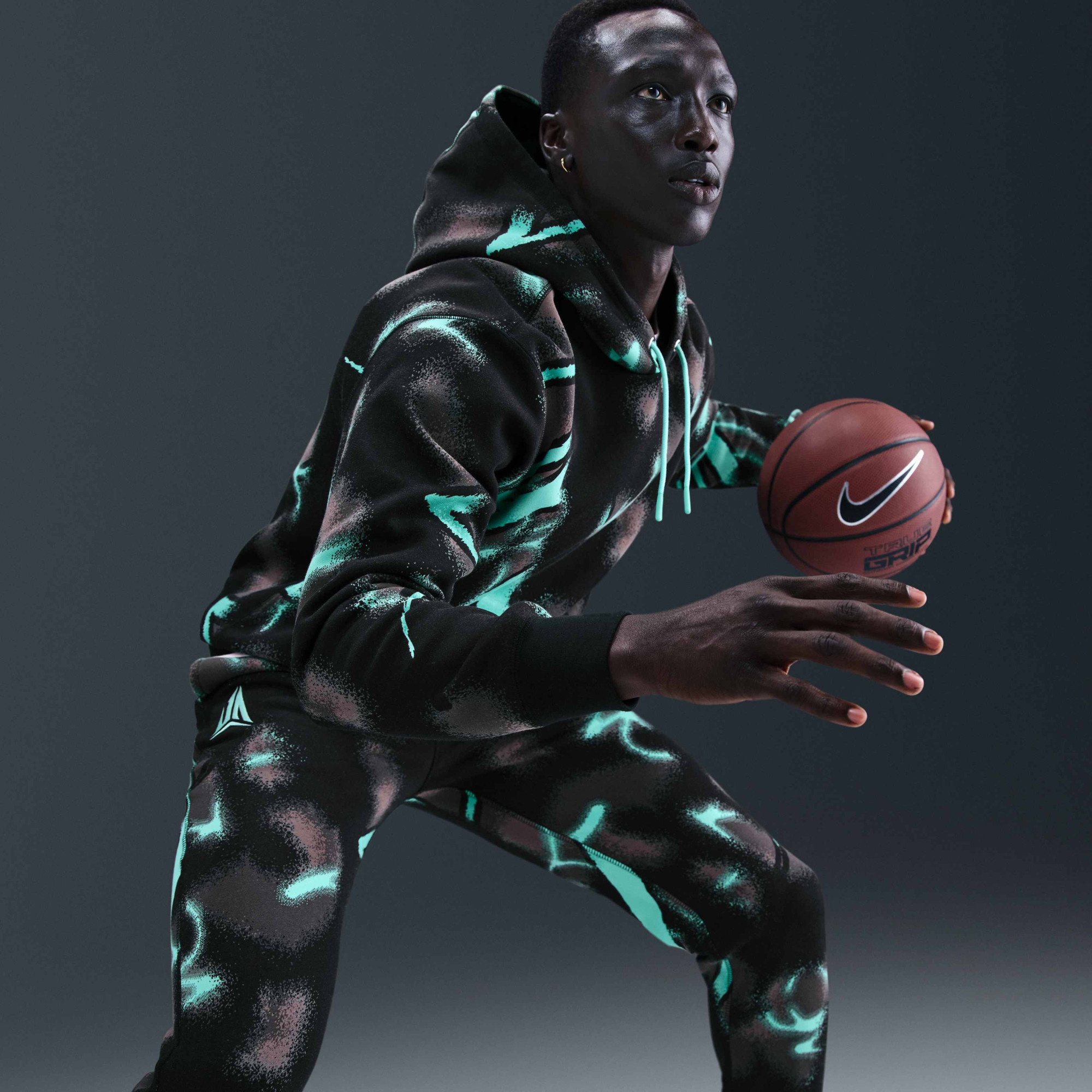 Толстовка Nike JA M CLUB BB PO HOODIE HV3378-339