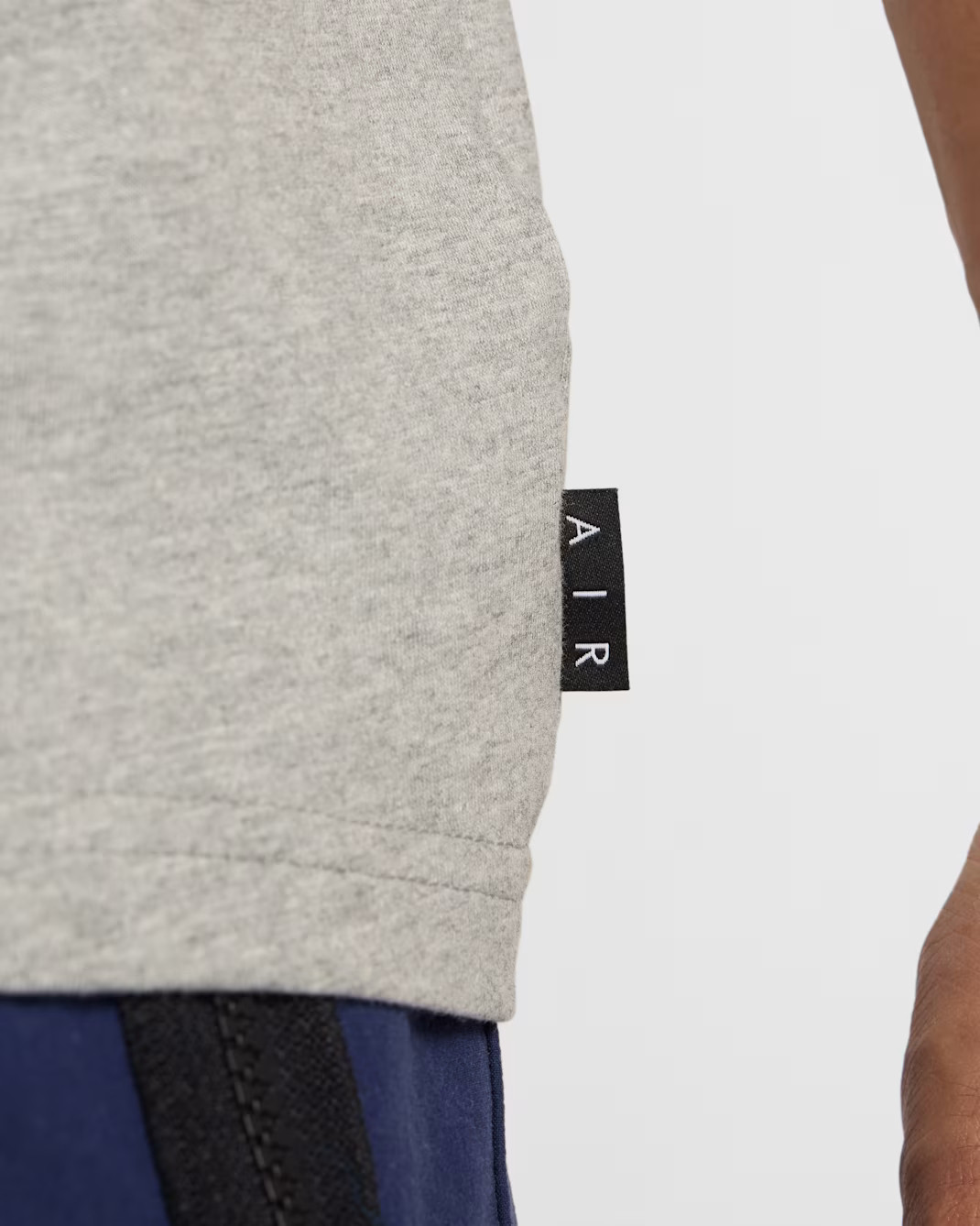 Футболка чоловіча Nike Sportswear Grey HJ0578-063