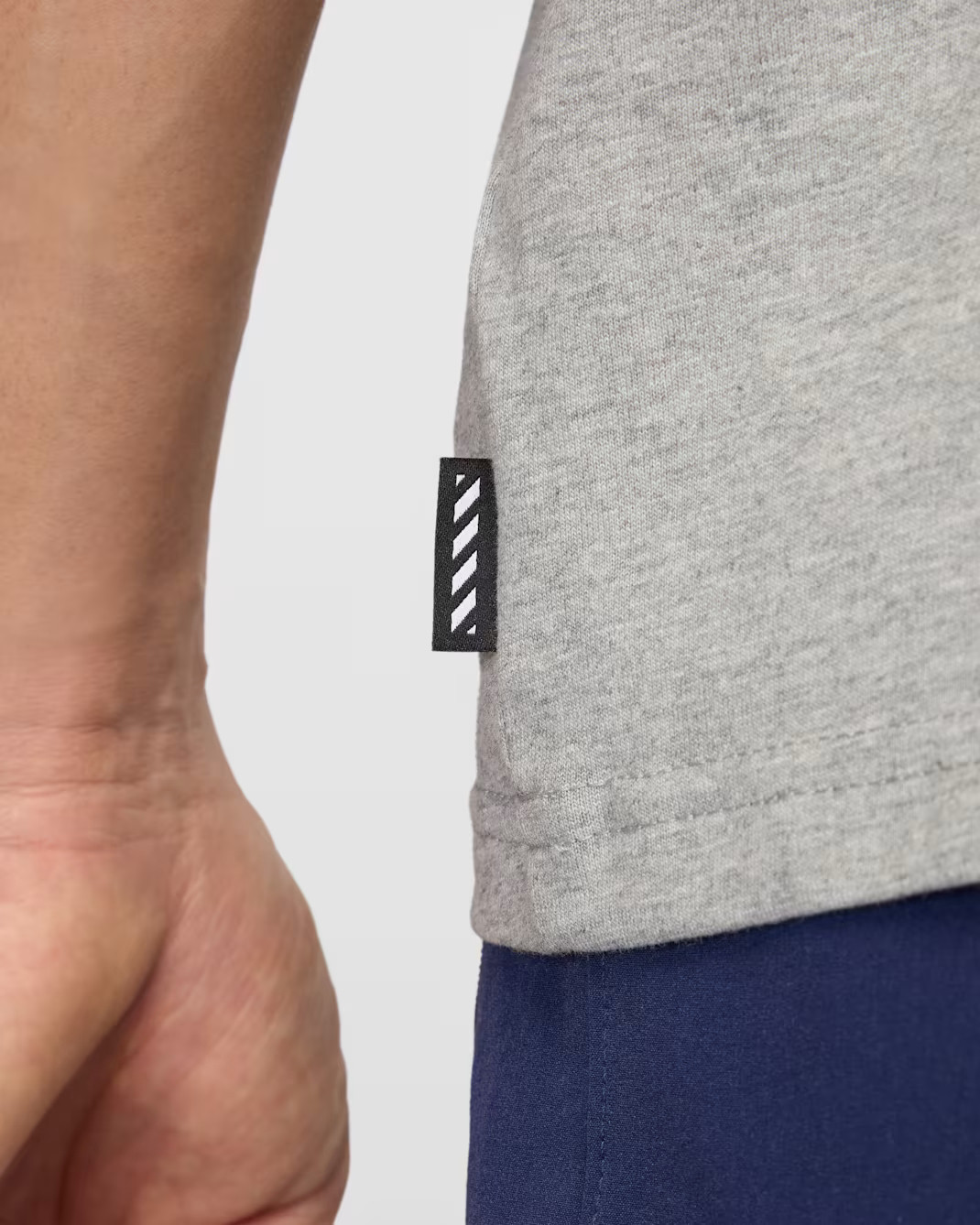 Футболка чоловіча Nike Sportswear Grey HJ0578-063