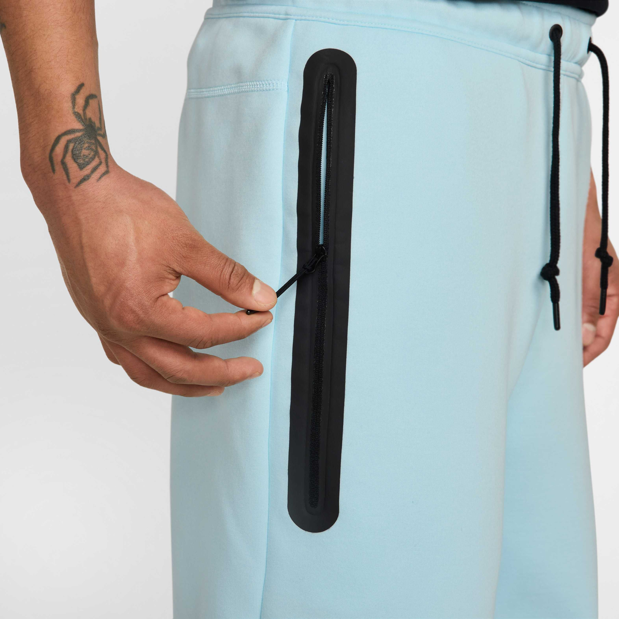 Шорти чоловічі Nike Sportswear Tech Fleece Light Blue FB8171-474