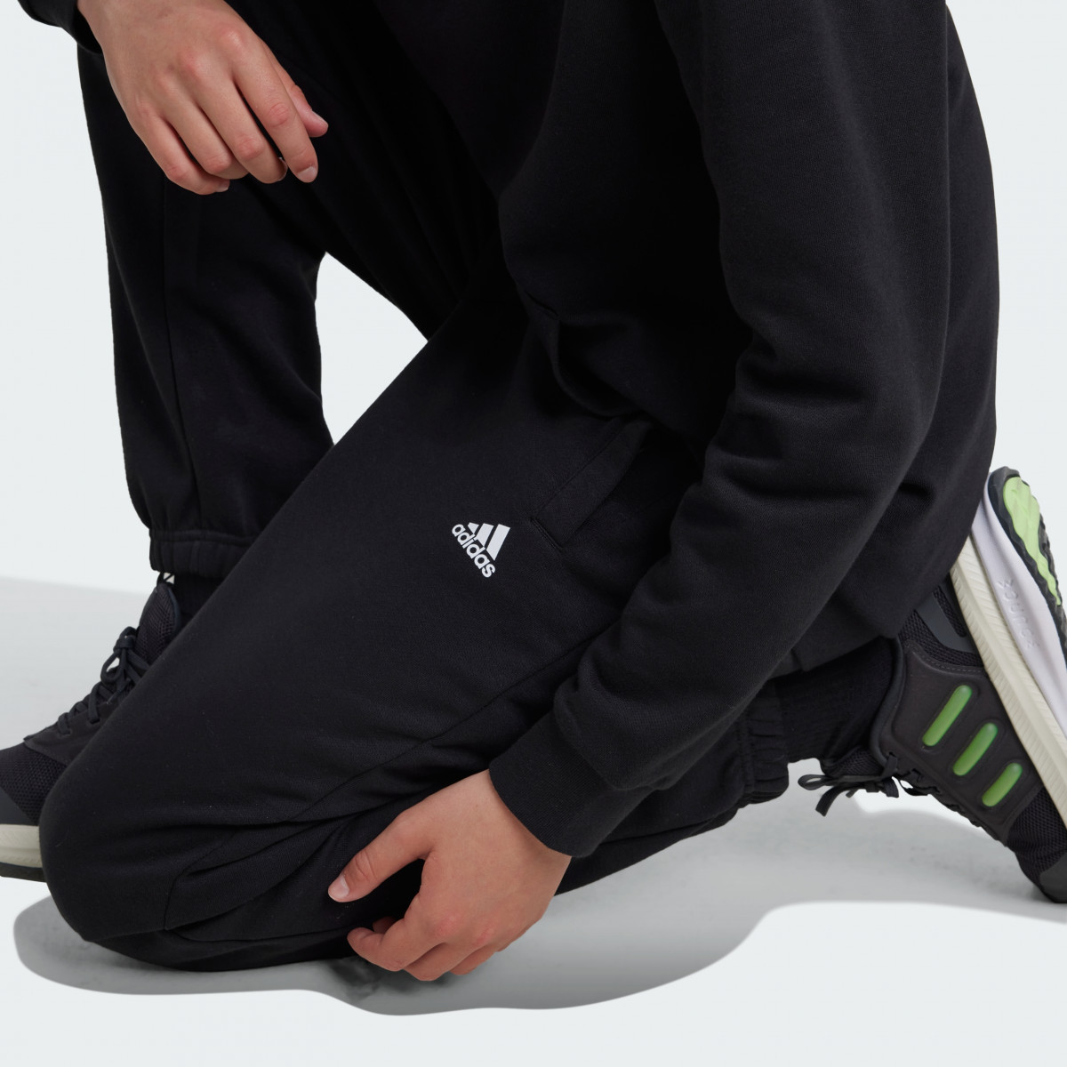 Штани дитячі J SL FC FL PT IV7311 Adidas 128 Чорний IV7311