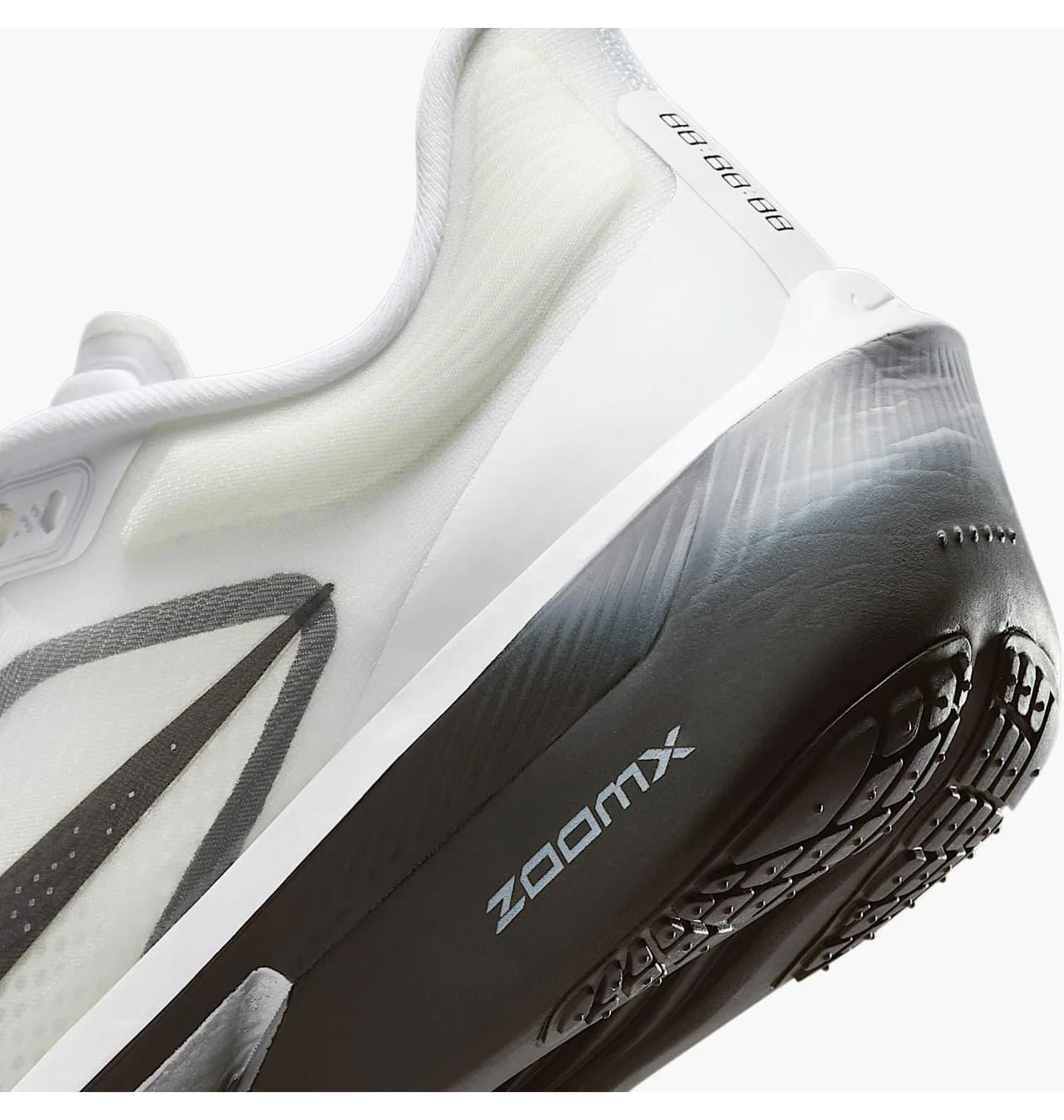 Кросівки жіночі Nike Zoom Fly 6 (FN8455-100) FN8455-100