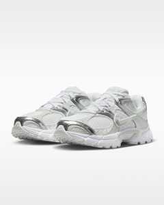 Кросівки Nike W V5 RNR HQ7901-112