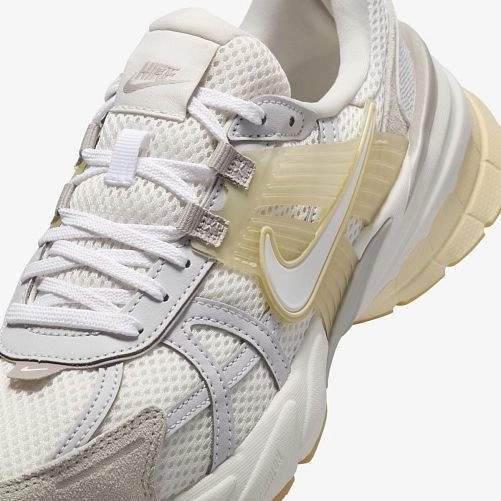 Кросівки Nike V2K Run Phantom LIght Khaki (W) HV4314-030