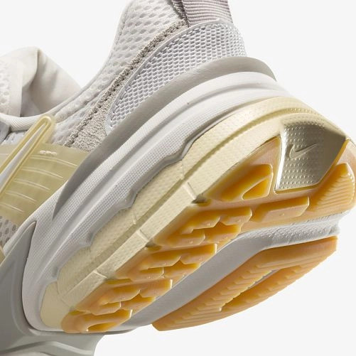 Кросівки Nike V2K Run Phantom LIght Khaki (W) HV4314-030