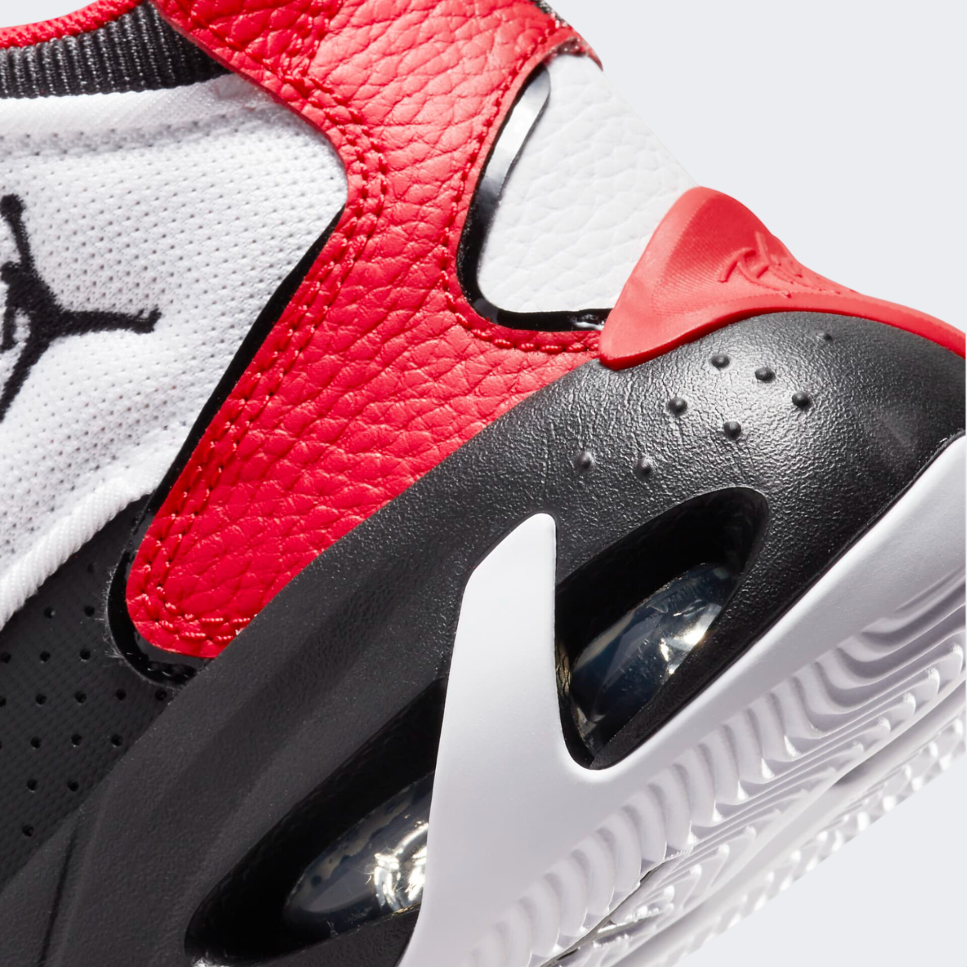 Кросівки Nike JORDAN MAX AURA 4 DQ8404-106
