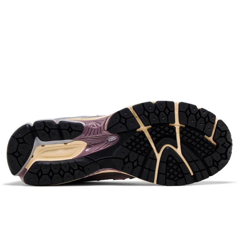 Кросівки чоловічі New Balance 1906R Pink/Metallic U1906RNF 38 U1906RNF