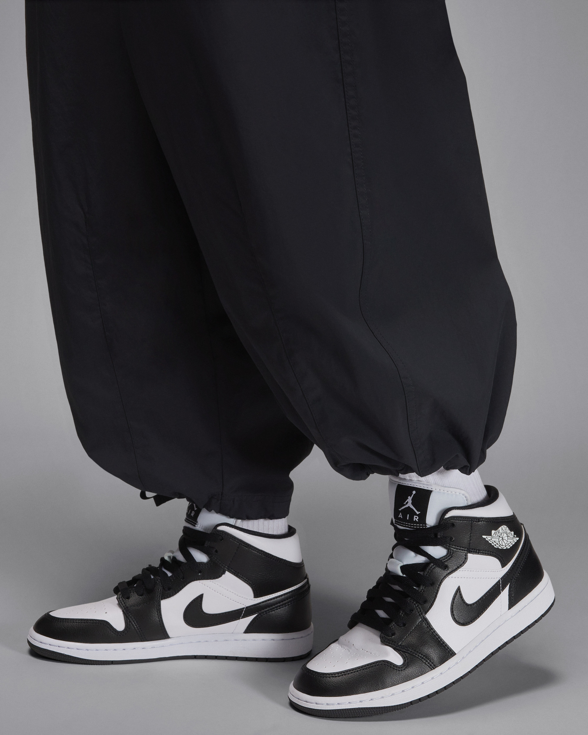 Штани Air Jordan W Chicago Parachute Pant HM6144-010