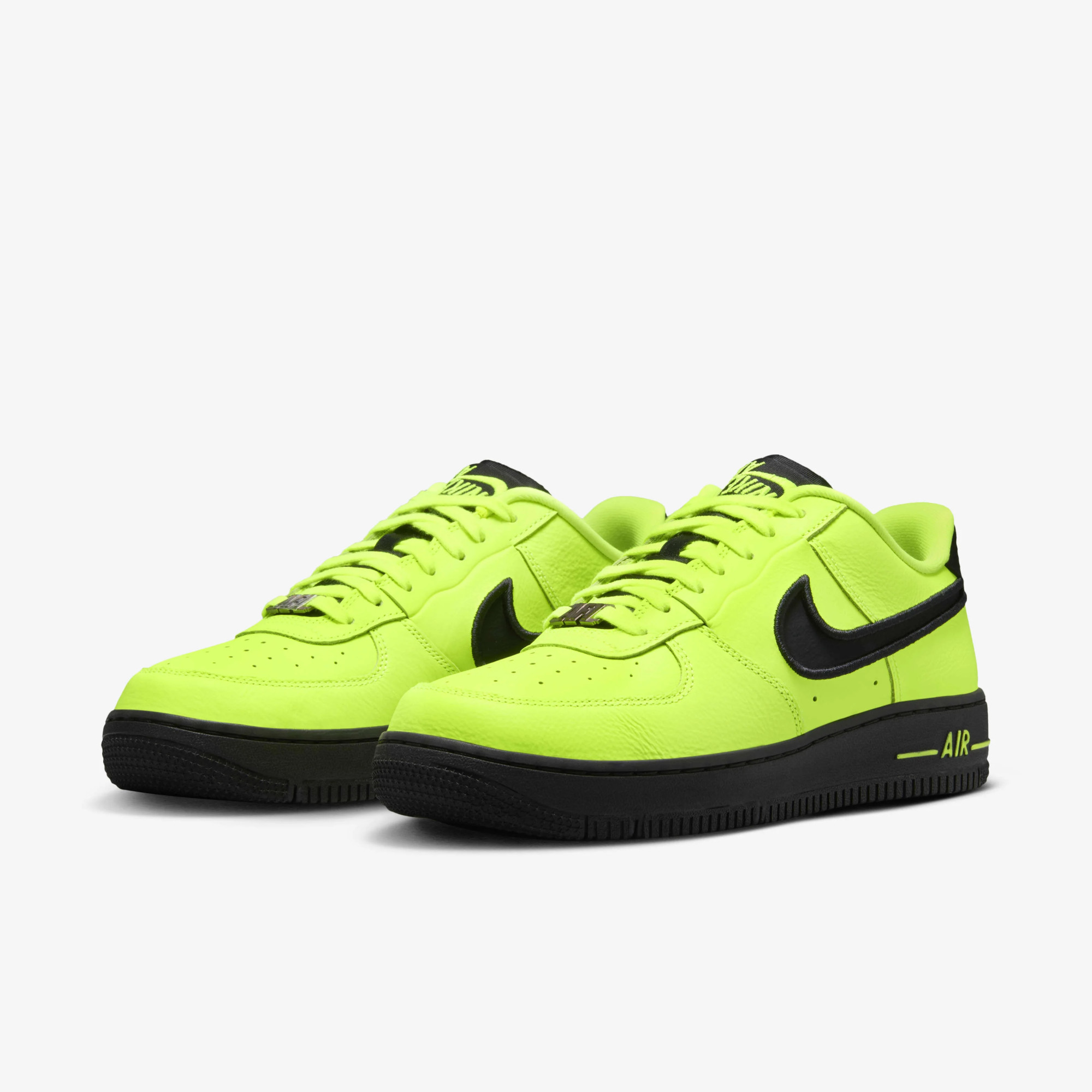 Кросівки жіночі Nike W Air Force 1 Dance Green FJ7409-700