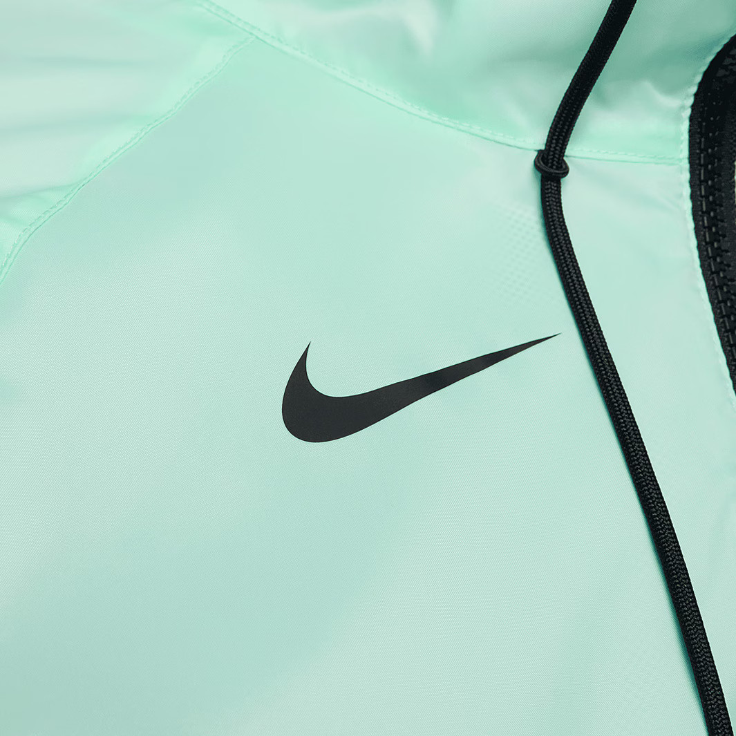 Вітровка чоловіча Nike Cfc Mnsw Spe Black/Turquoise FD8372-353