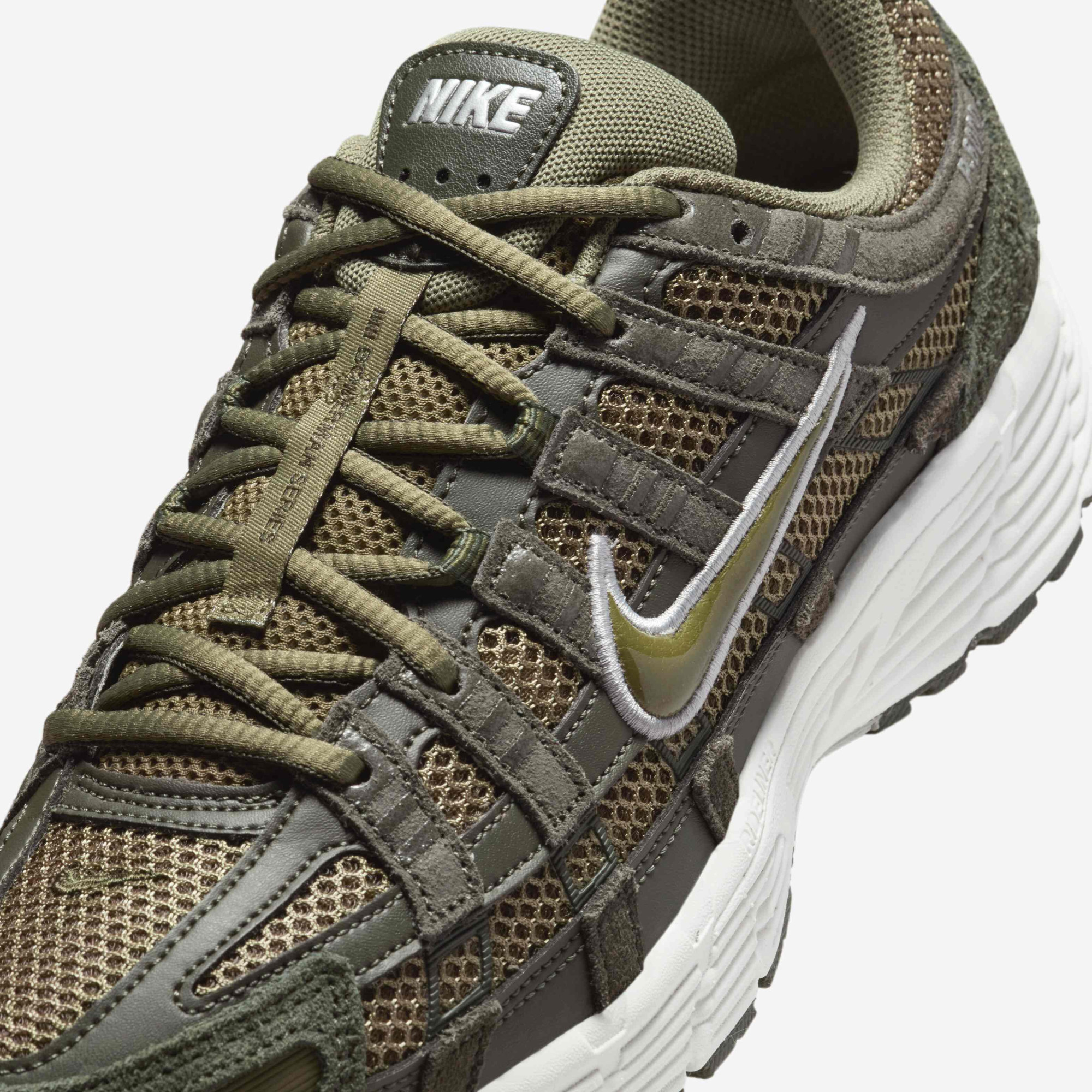 Кросівки чоловічі NIKE P-6000 SE HF0015-301