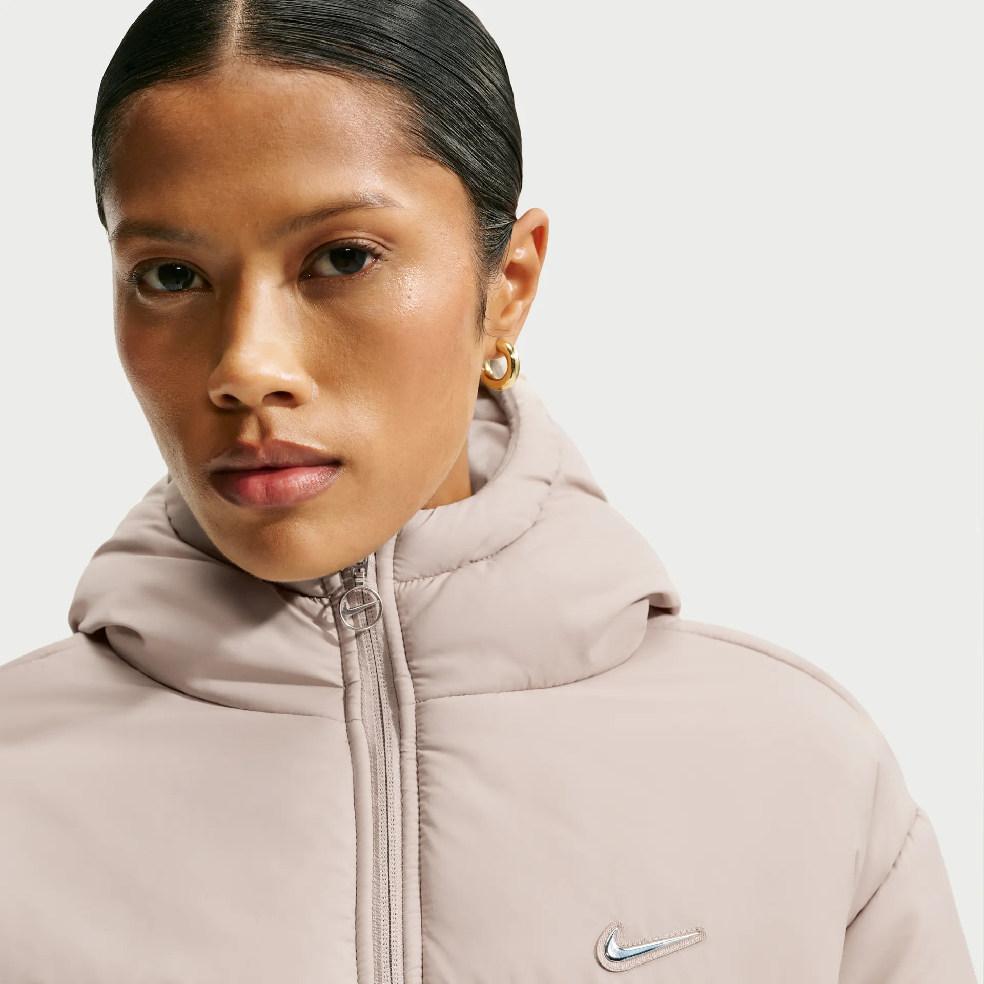 Куртка Nike W NSW TF SYNFL CLSC PFR GLS IU3729-236
