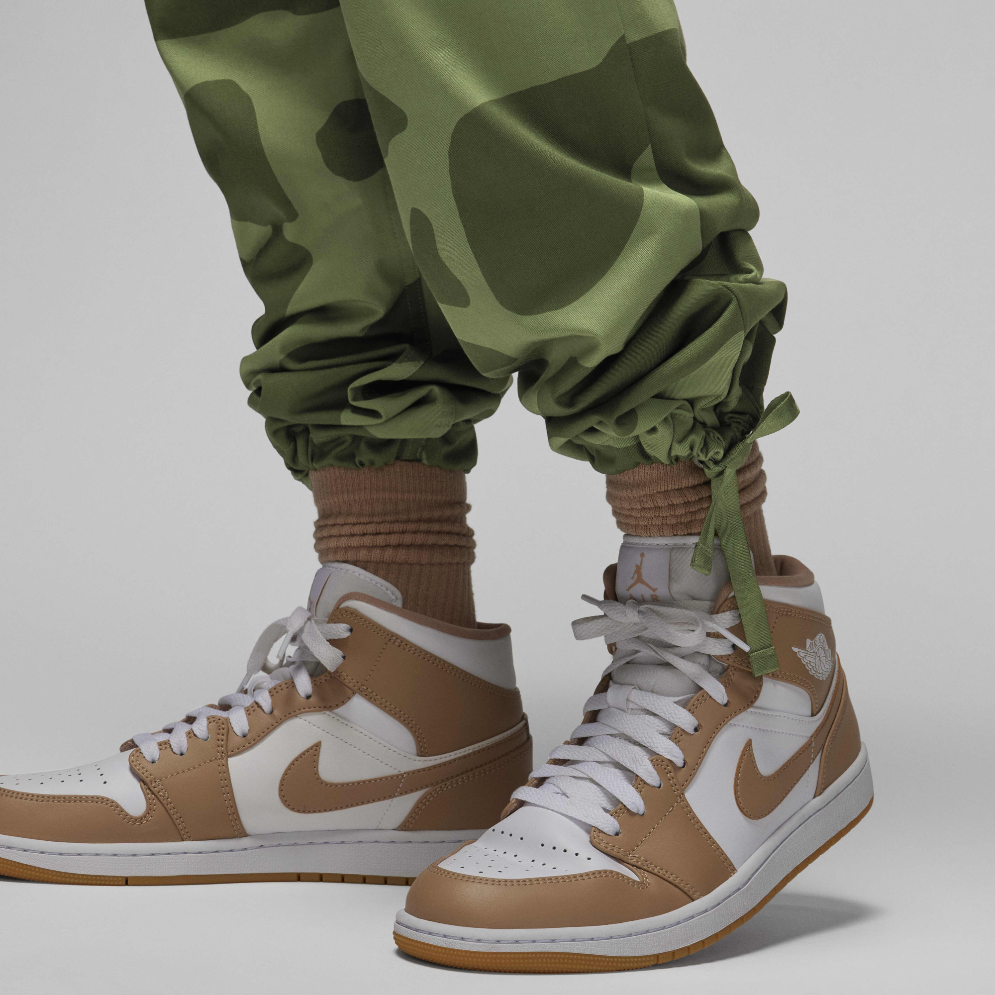 Штани чоловічі Air Jordan Essentials Green FD7455-340