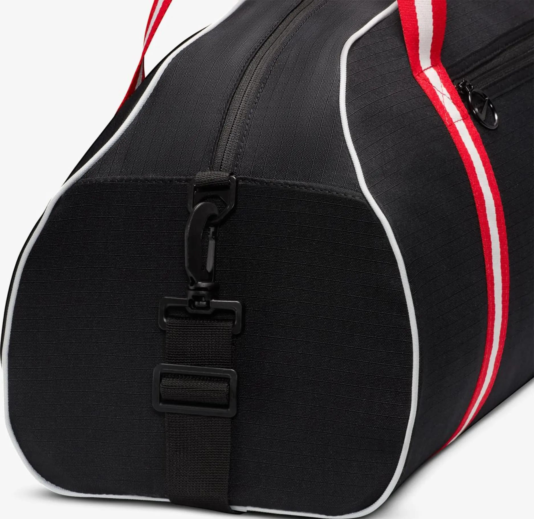 Сумка Nike W NK GYM CLUB - RETRO 24L чорний, білий, червоний Жін 33 x 51 x 23 см (DH6863-015) DH6863-015