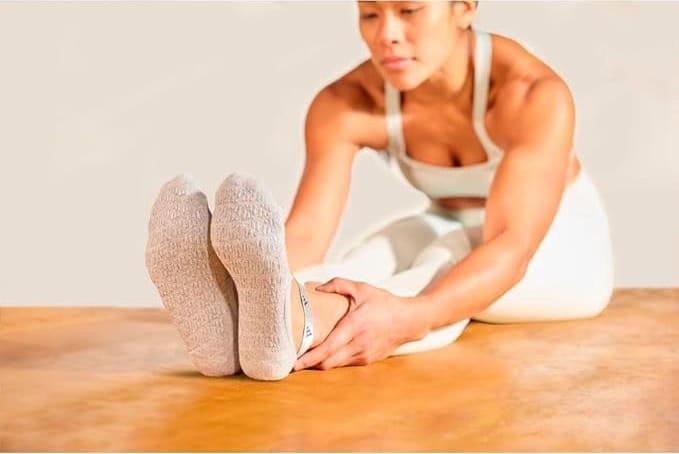 Шкарпетки для йоги Adidas Adidas Yoga Socks сірий Уні S/M ADYG-30201GR