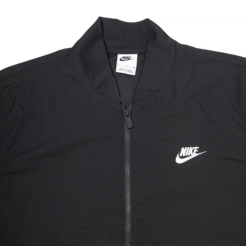 Куртка Nike M CLUB WVN UL BOMBR JKT DM6821-010