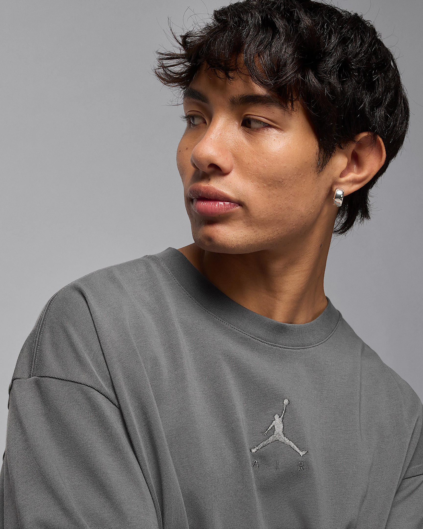 Футболка чоловіча Air Jordan Ovsz Ss Crew Grey IB7345-068 IB7345-068