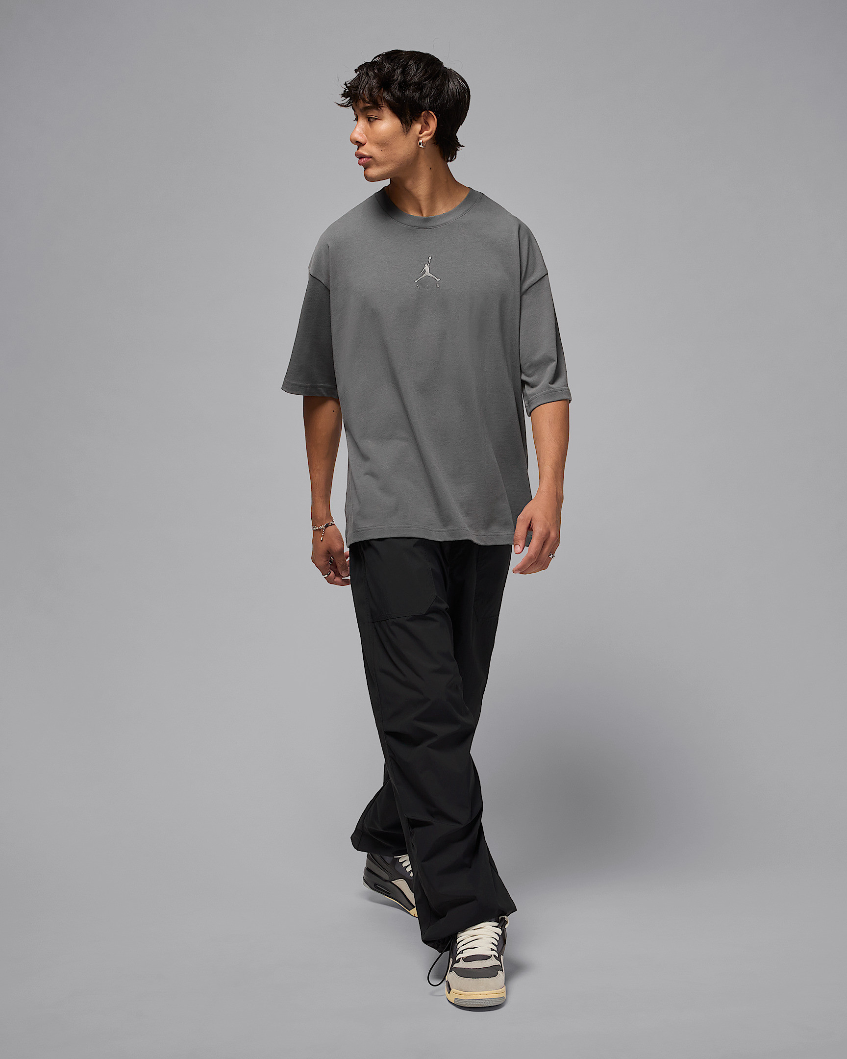 Футболка чоловіча Air Jordan Ovsz Ss Crew Grey IB7345-068 IB7345-068