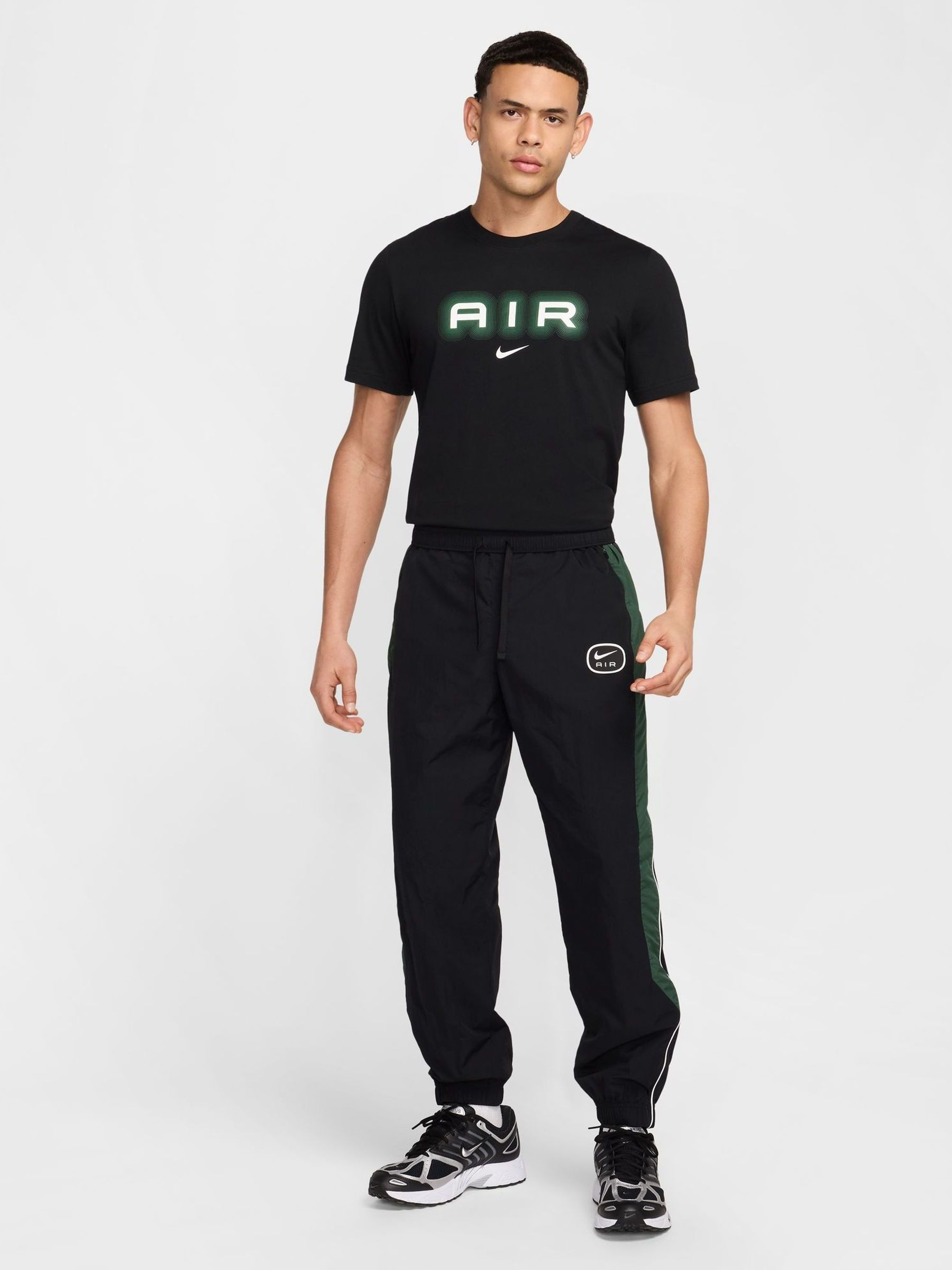 Футболка чоловіча Nike Air Graphic Black HM0185-011