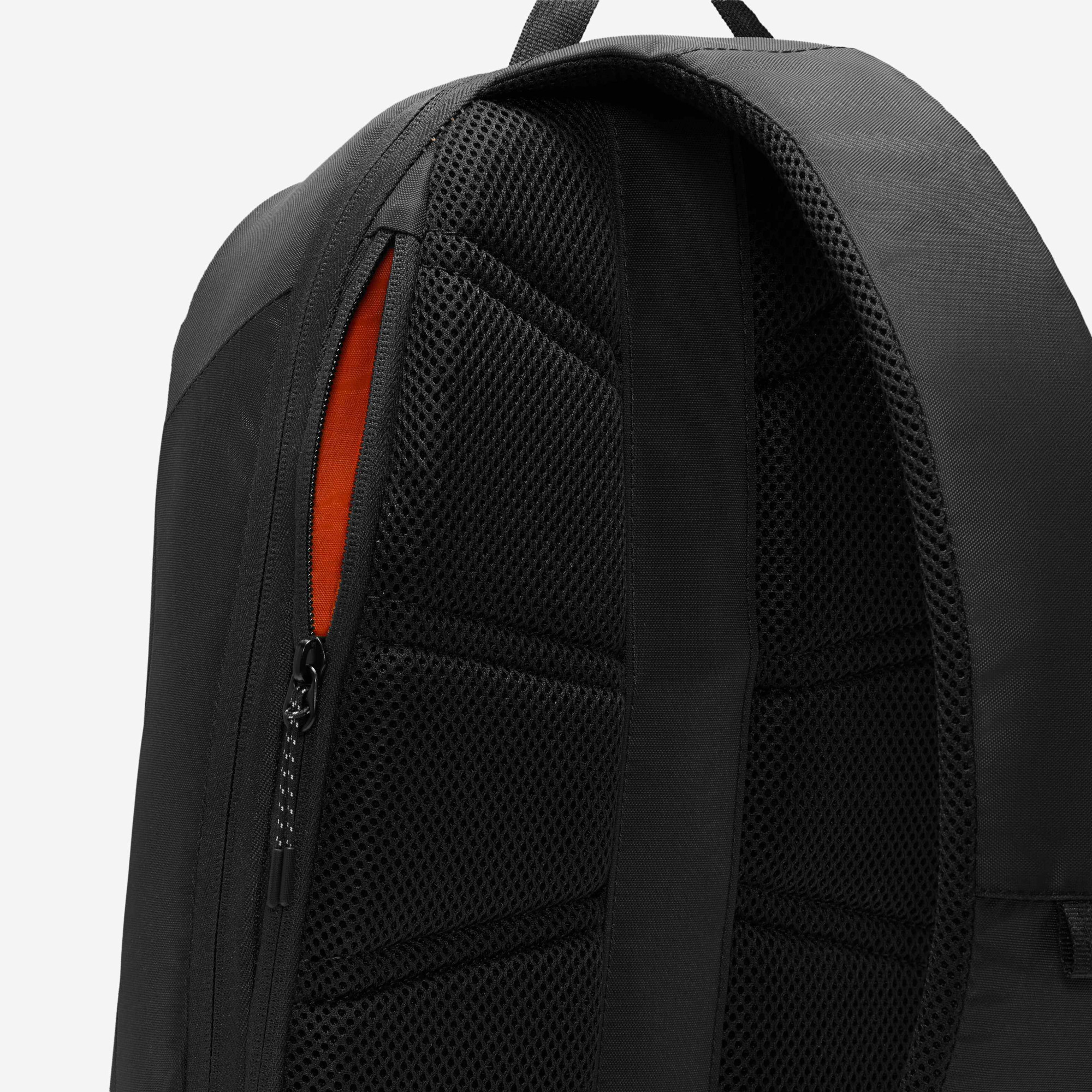 Сумка Nike NSW COMMUTE SLING BAG FZ6132-011
