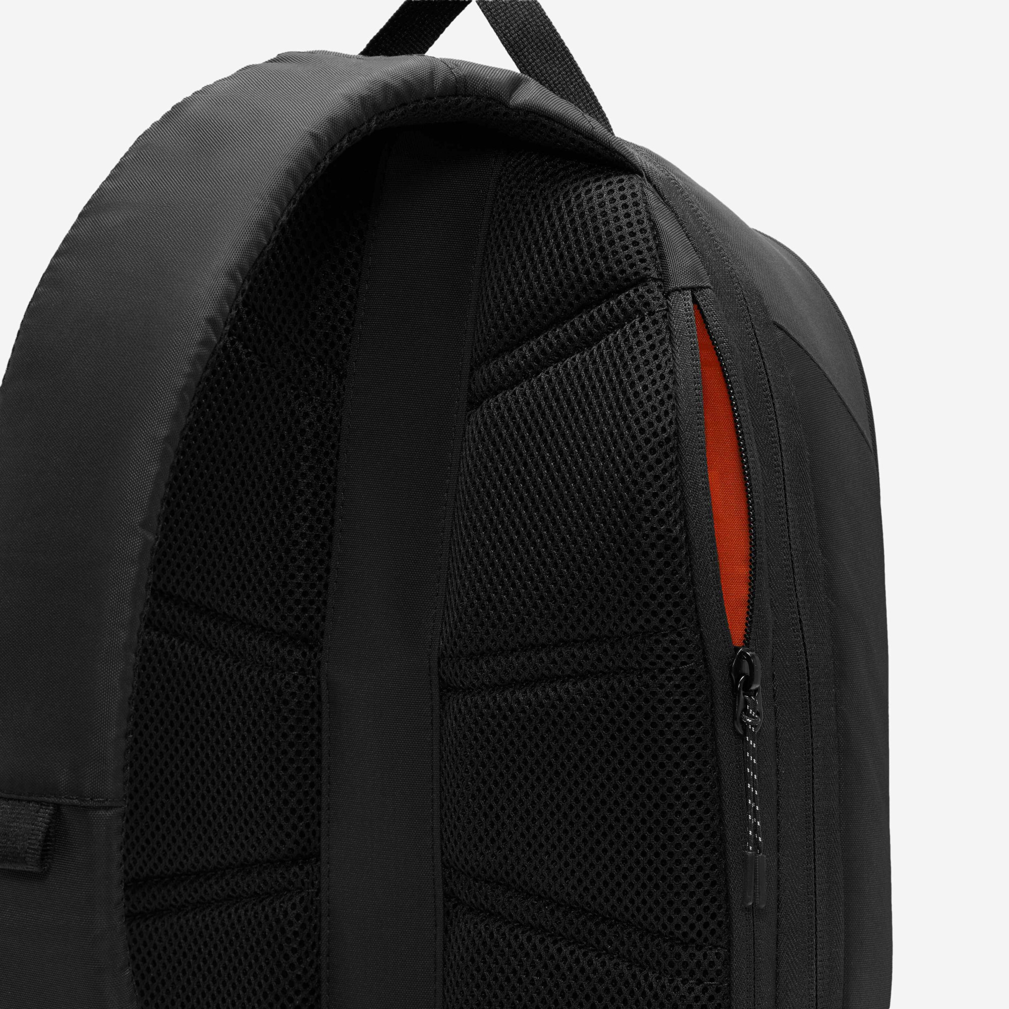 Сумка Nike NSW COMMUTE SLING BAG FZ6132-011