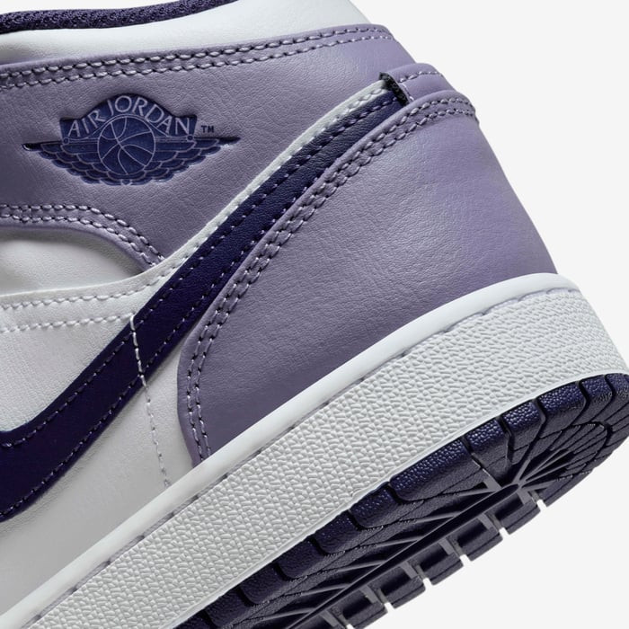Кросівки AIR JORDAN AIR 1 MID WHITE/VIOLET DQ8423-515