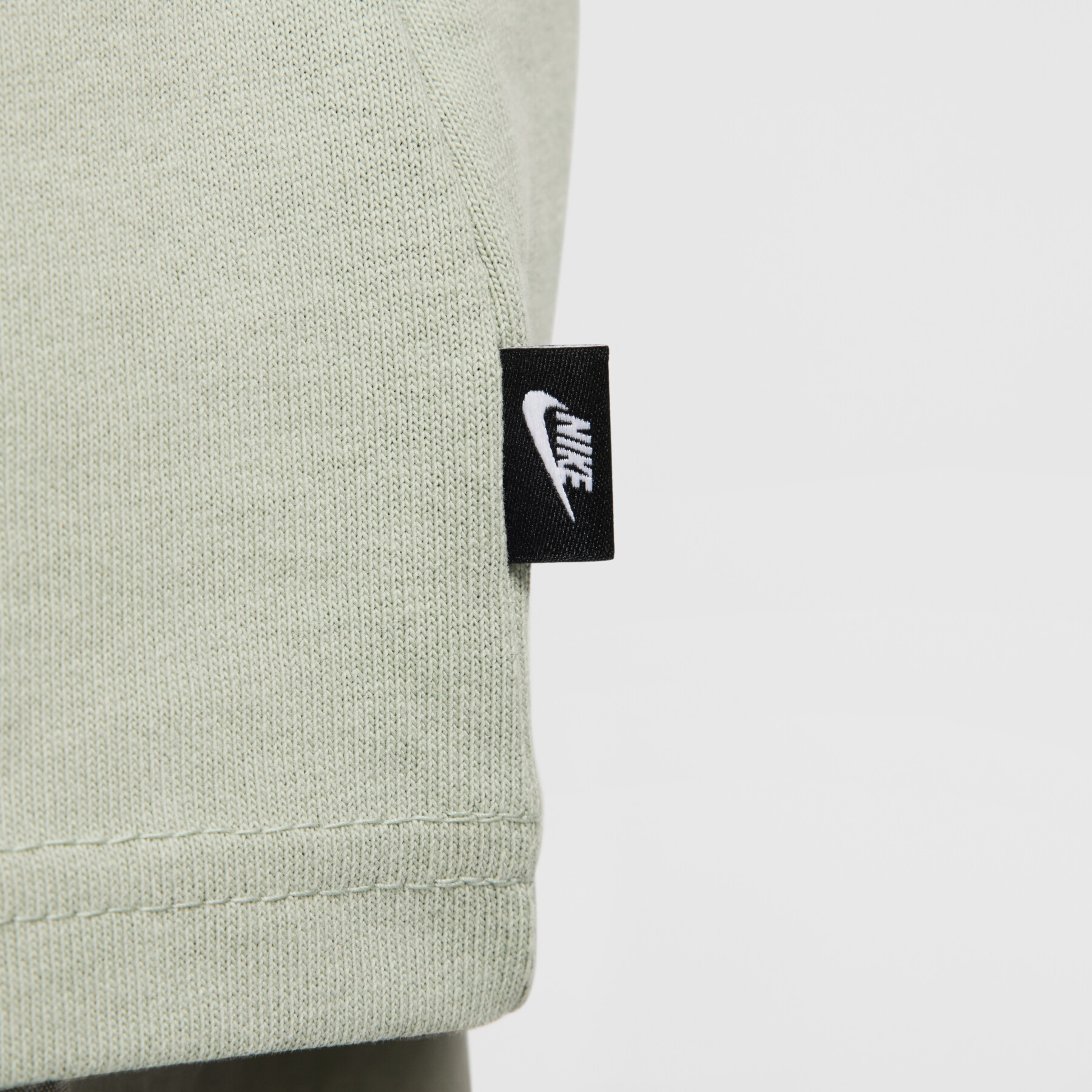 Футболка чоловіча Nike Nsw Prem Essntl Sust Tee Green DO7392-370