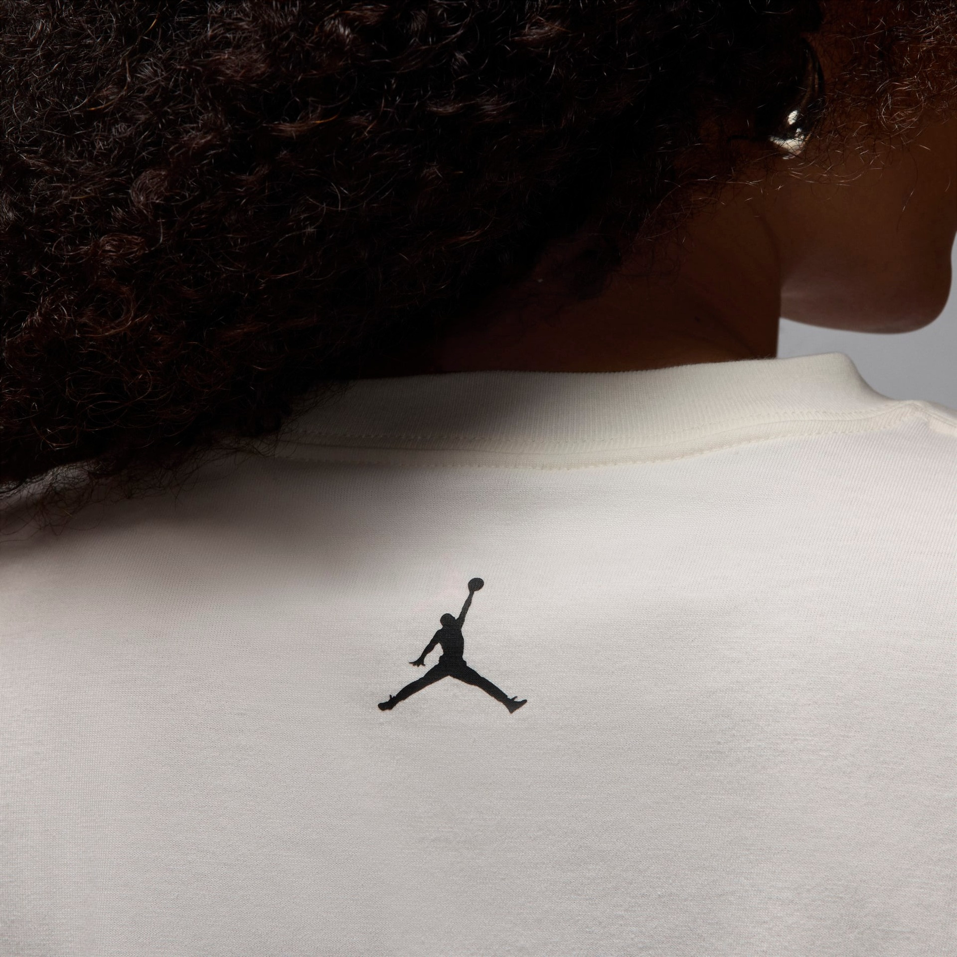 Футболка Jordan W SS GF GFX TEE PRS HF2861-133