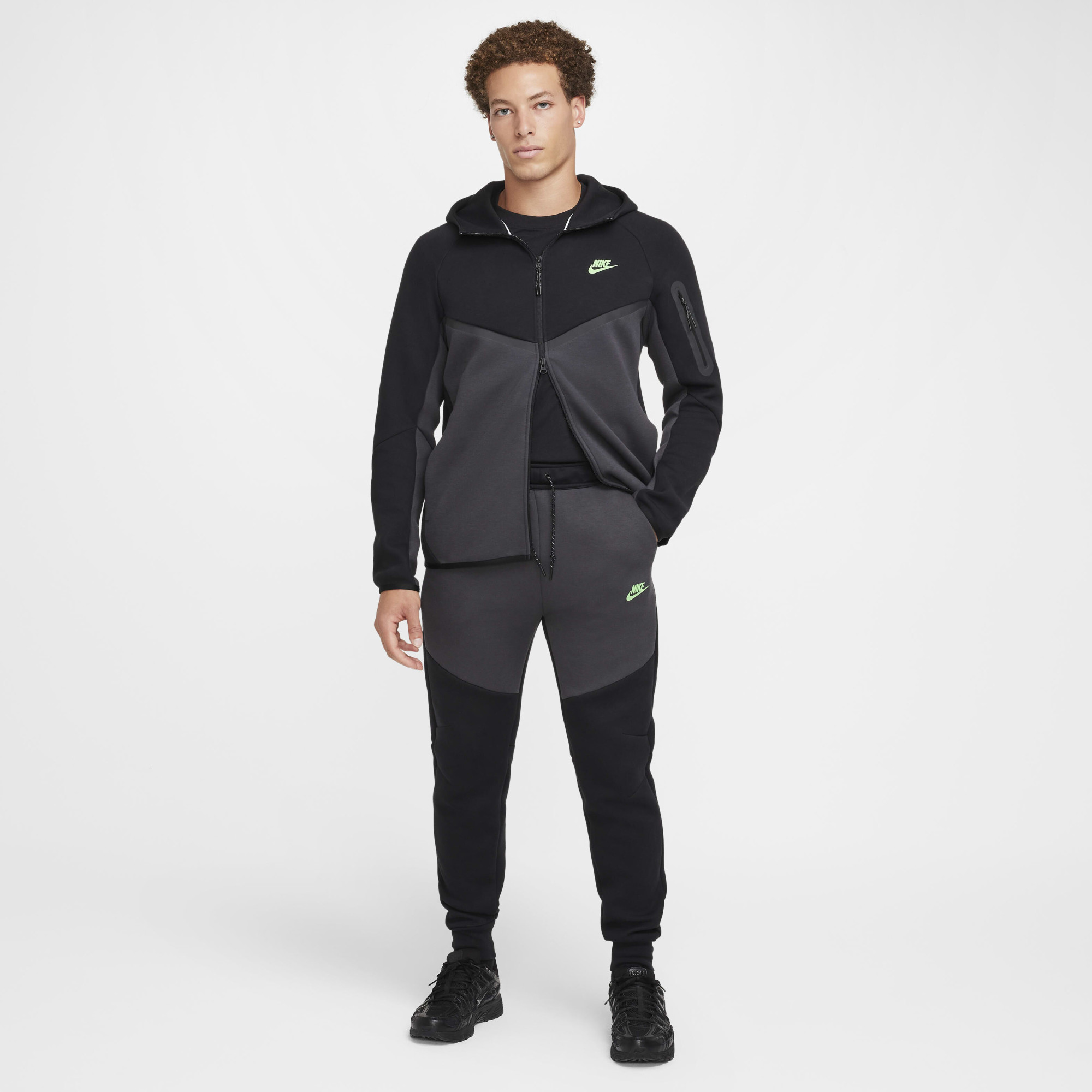 Штани Nike Tech Fleece Joggers Black HV0959-015