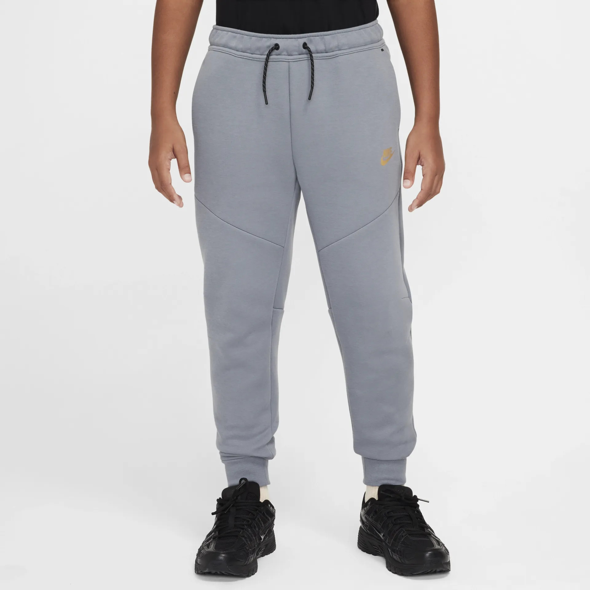 Штани Nike Sportswear Tech Fleece Older Kids HV6169-065