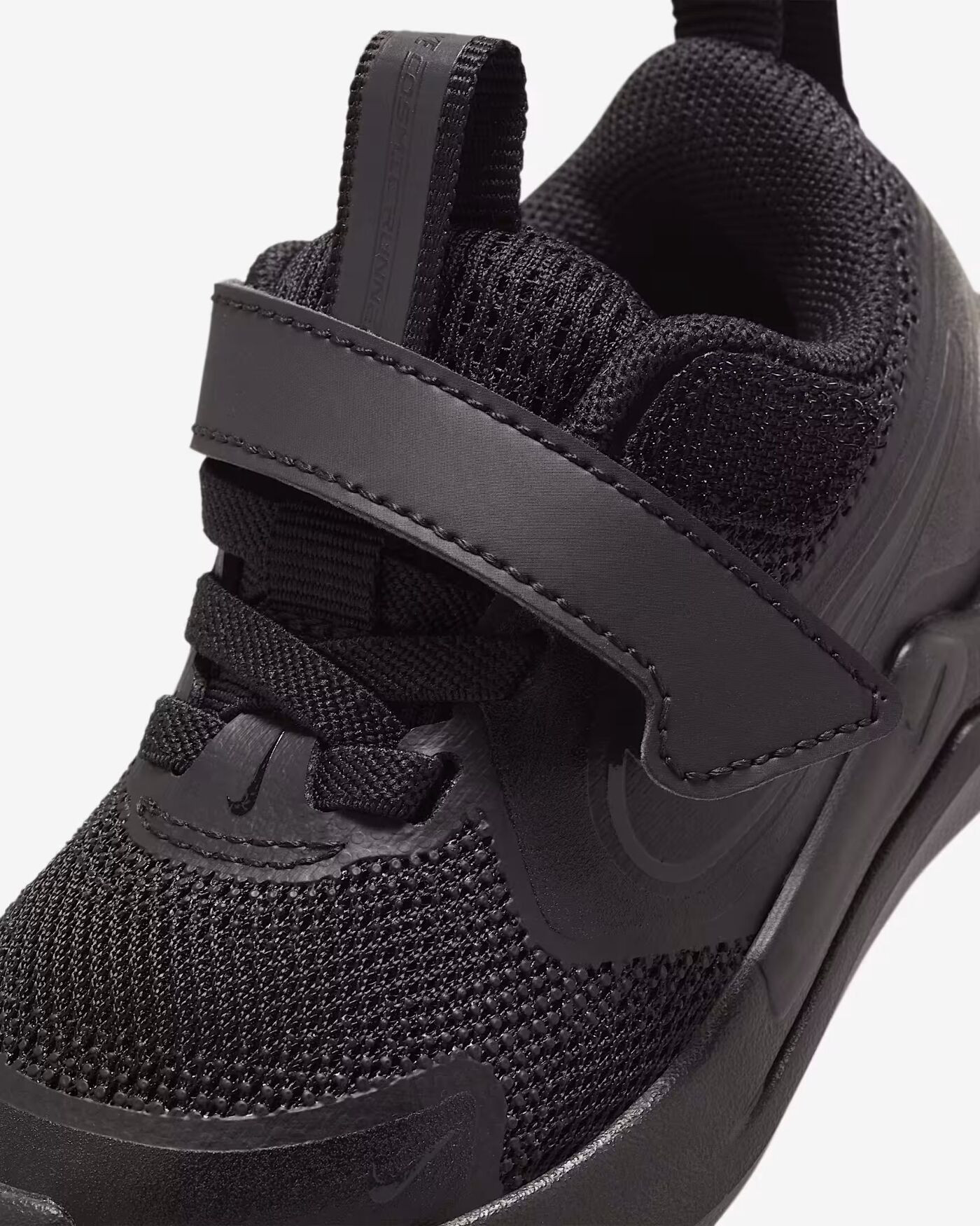 Кросівки Nike Cosmic Runner Black HM4401-001