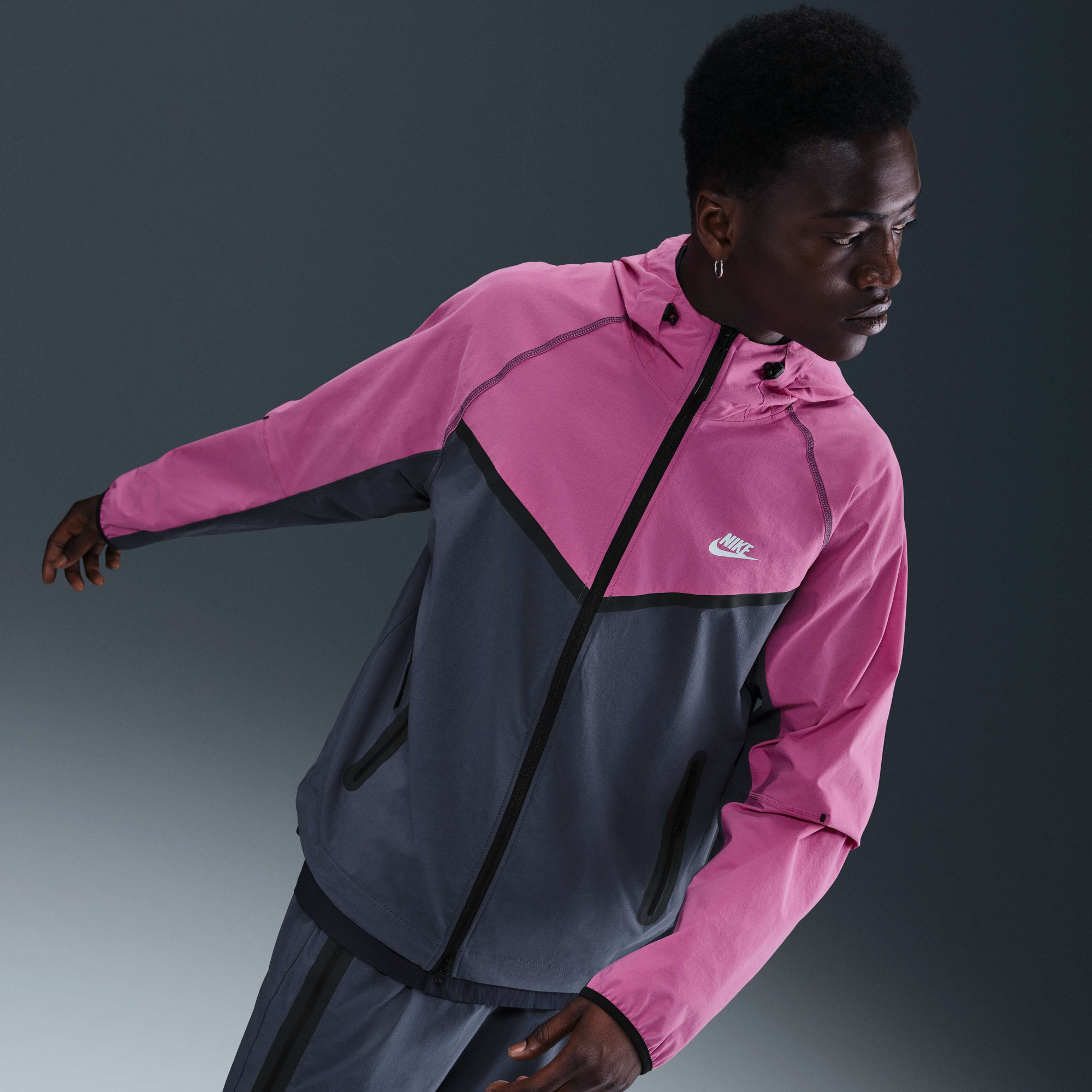 Куртка чоловіча Nike Sw Tech Pink/Black HM7151-437