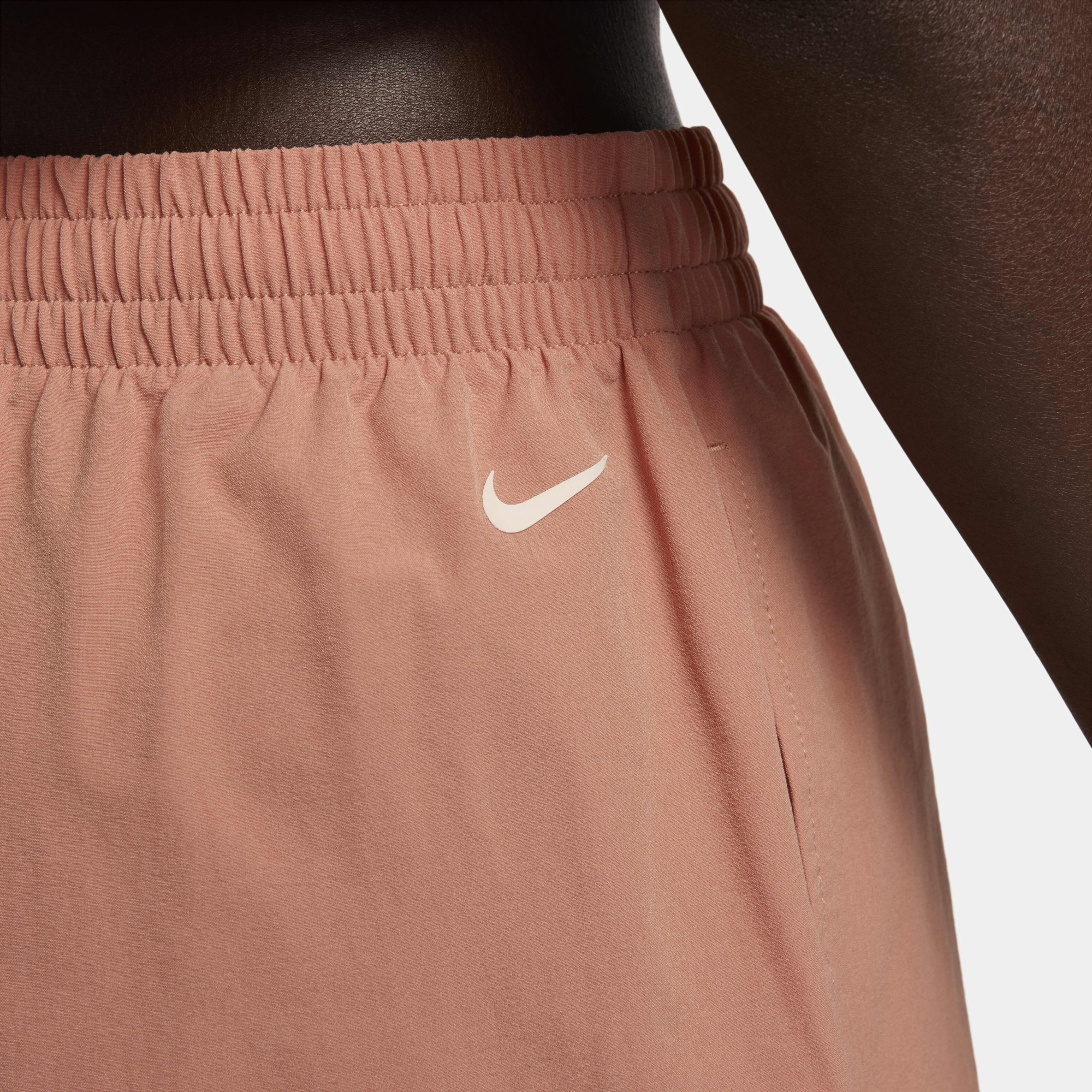 Шорти Nike W NSW WOVEN SHORT GLS HF5529-212